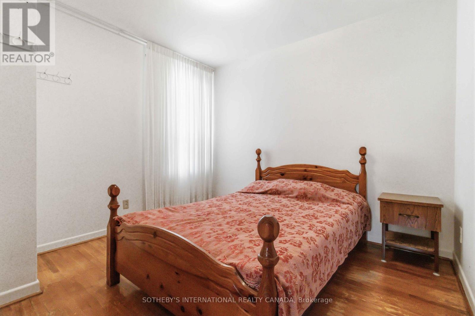 11 Pagoda Place, Toronto, Ontario  M9V 2V2 - Photo 9 - W13227920