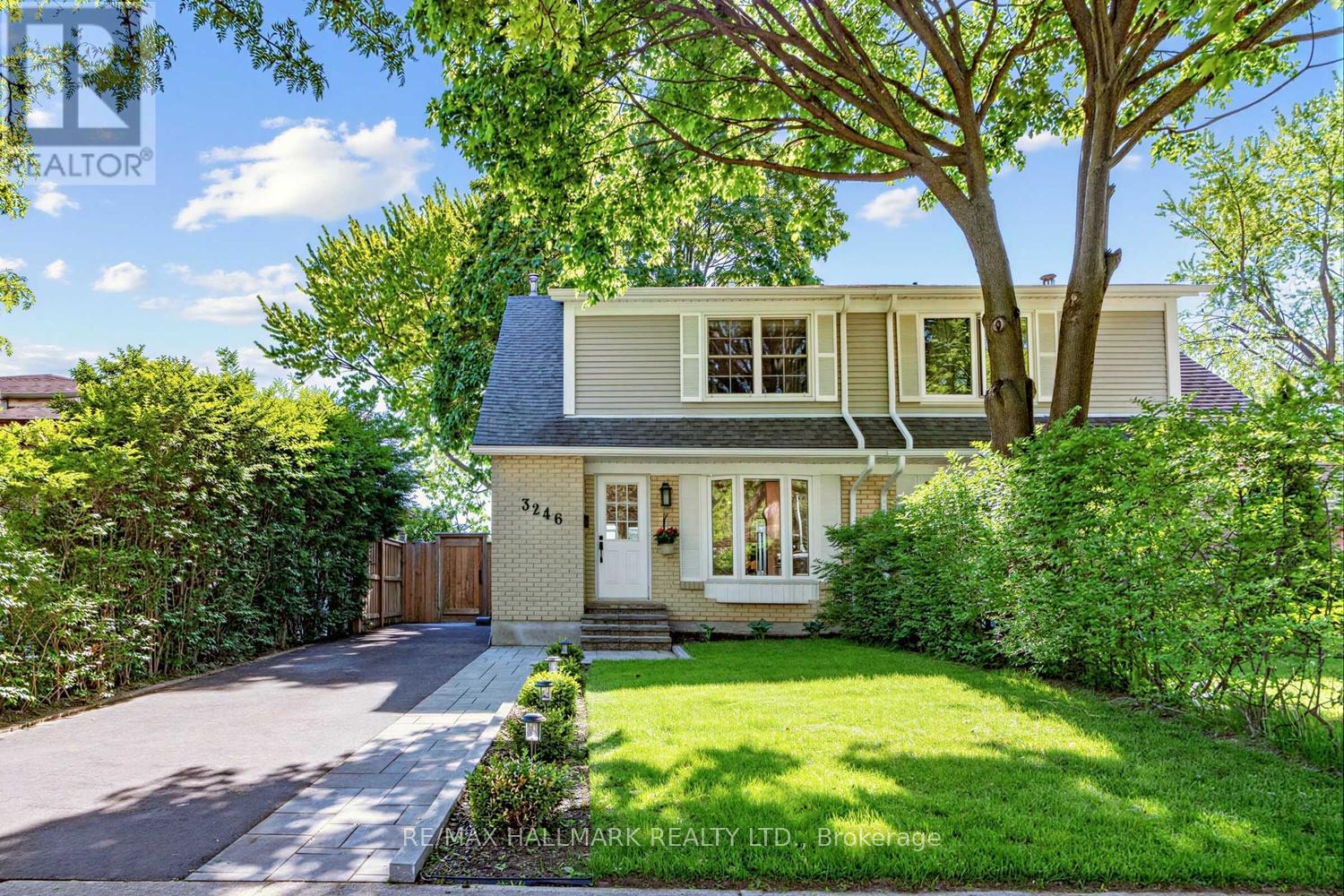 3246 Candela Drive, Mississauga, Ontario  L5A 2T8 - Photo 2 - W13227938