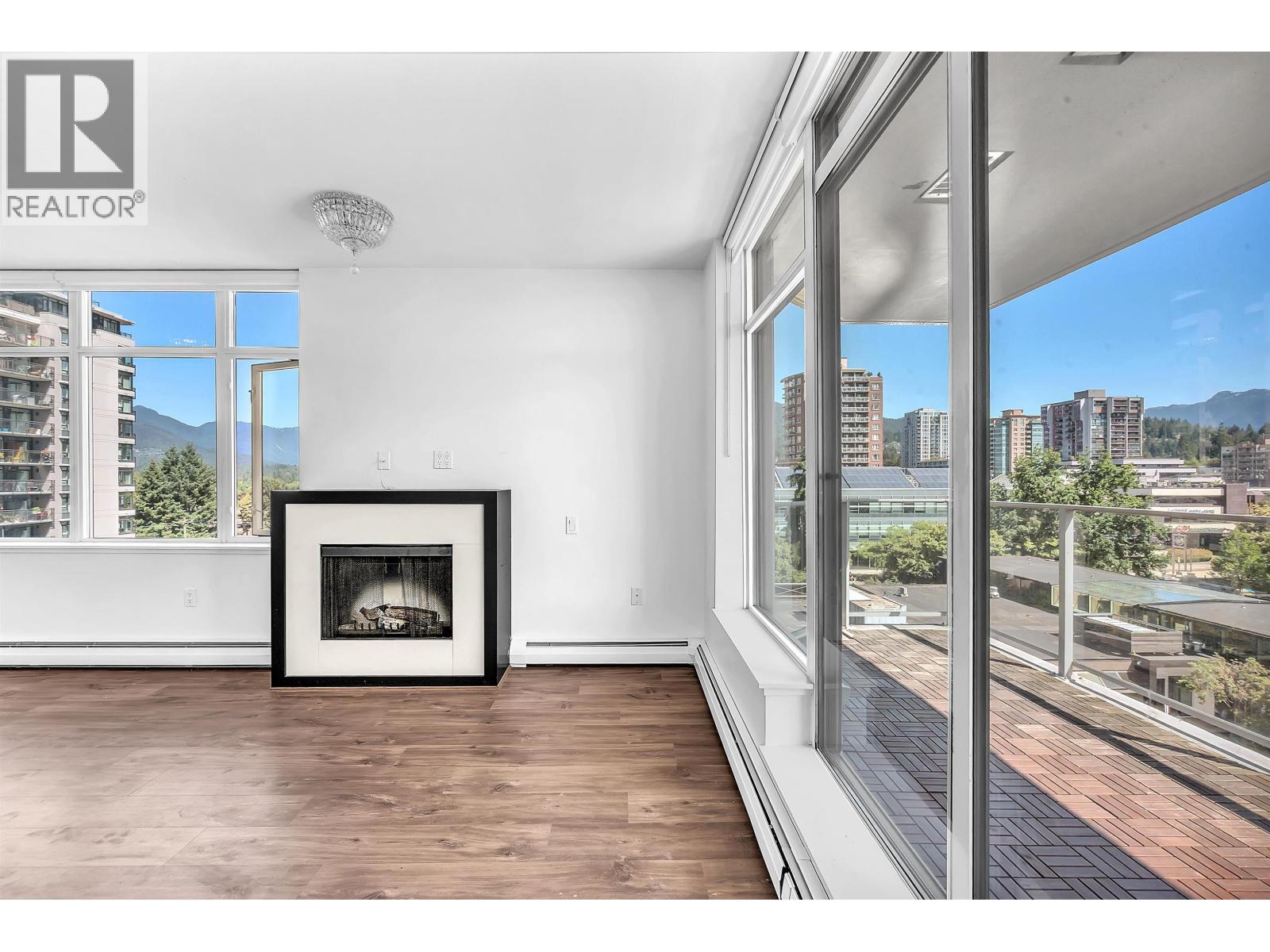 802 158 W 13th Street, North Vancouver, British Columbia  V7M 0A7 - Photo 3 - R3130442