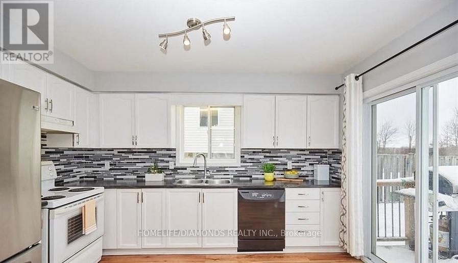 32 Woodland Drive, Welland, Ontario  L3C 7C9 - Photo 3 - X13228002