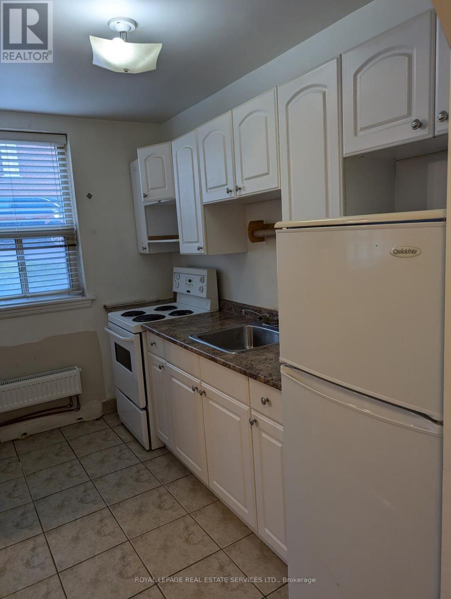 10 Rockwood Place, Hamilton, Ontario  L8N 2G2 - Photo 2 - X13228100