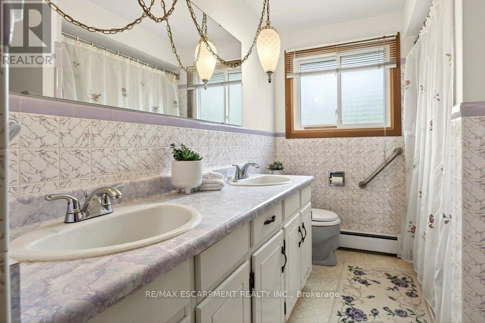 134 Greeningdon Drive, Hamilton, Ontario  L9A 3A9 - Photo 13 - X13228106