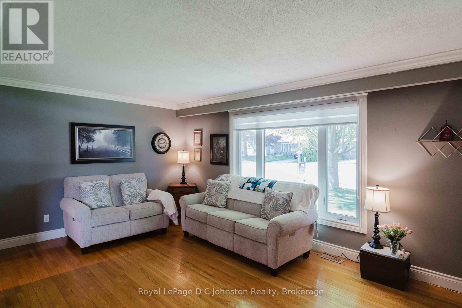 367 Crawford Street, Saugeen Shores, Ontario  N0H 2C2 - Photo 9 - X13228134
