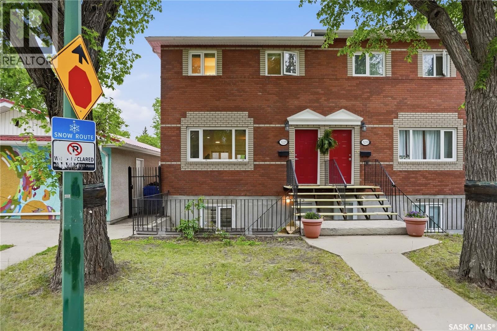 3229 15th Avenue, Regina, Saskatchewan  S4T 1T1 - Photo 1 - SK037920