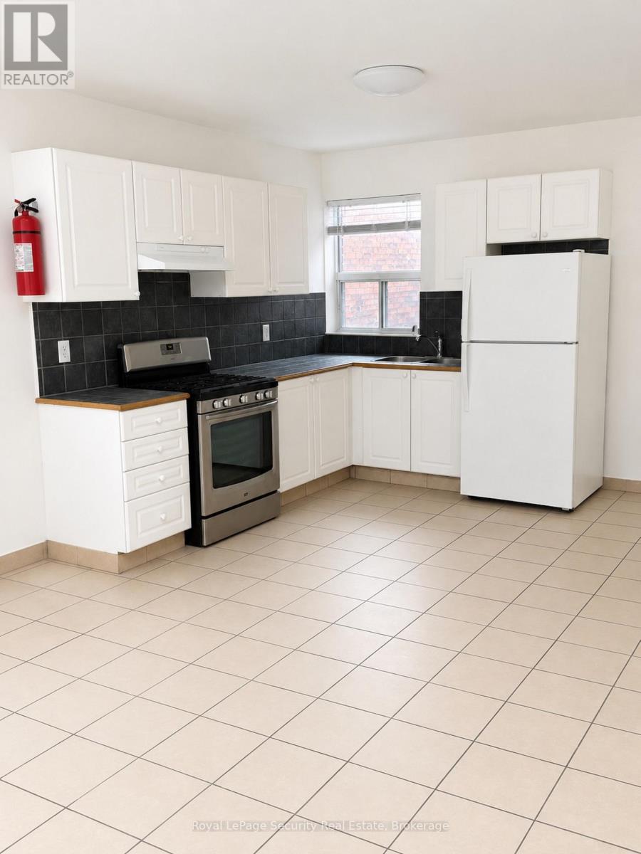 2 - 1136 Dufferin Street, Toronto, Ontario  M6H 4B6 - Photo 3 - W13227280