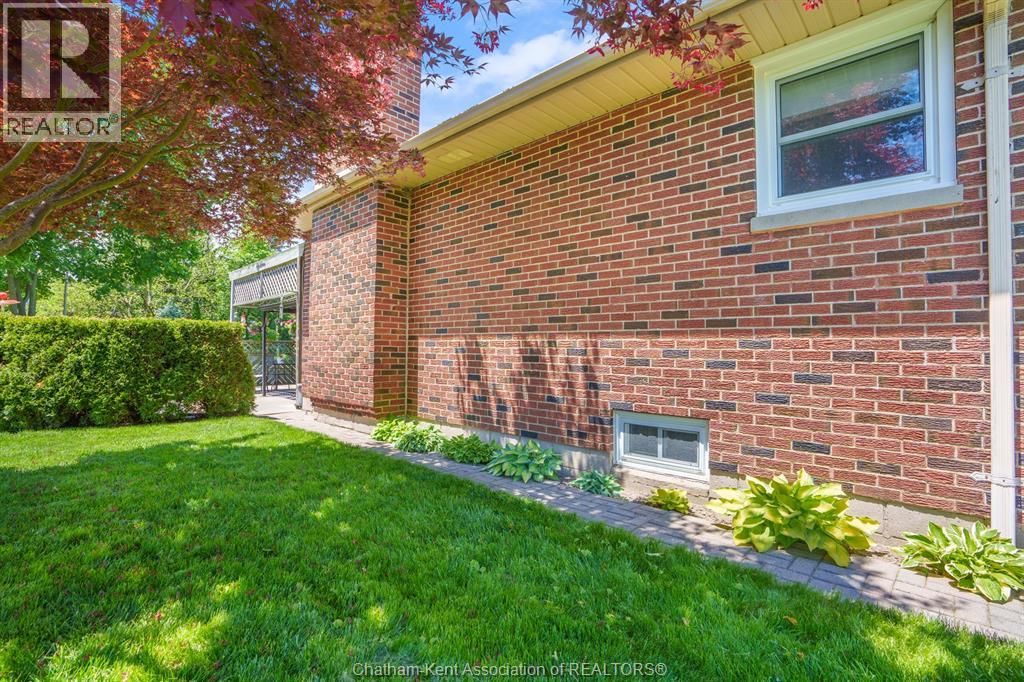 18 Woodland Avenue, Chatham, Ontario  N7L 2S3 - Photo 6 - 26012645