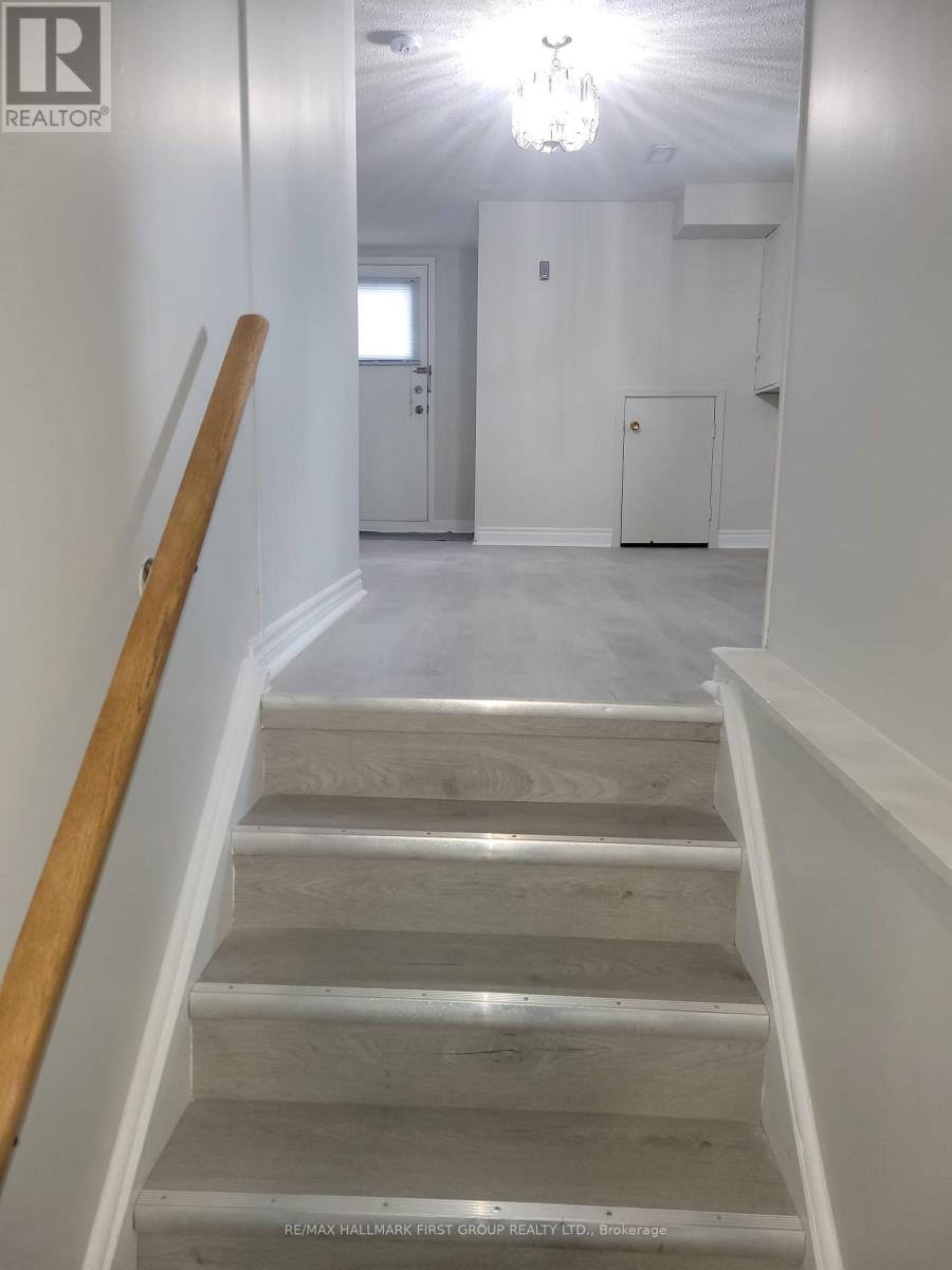 Unit A - 1903 Rosefield Road, Pickering, Ontario  L1V 3K2 - Photo 9 - E13211806