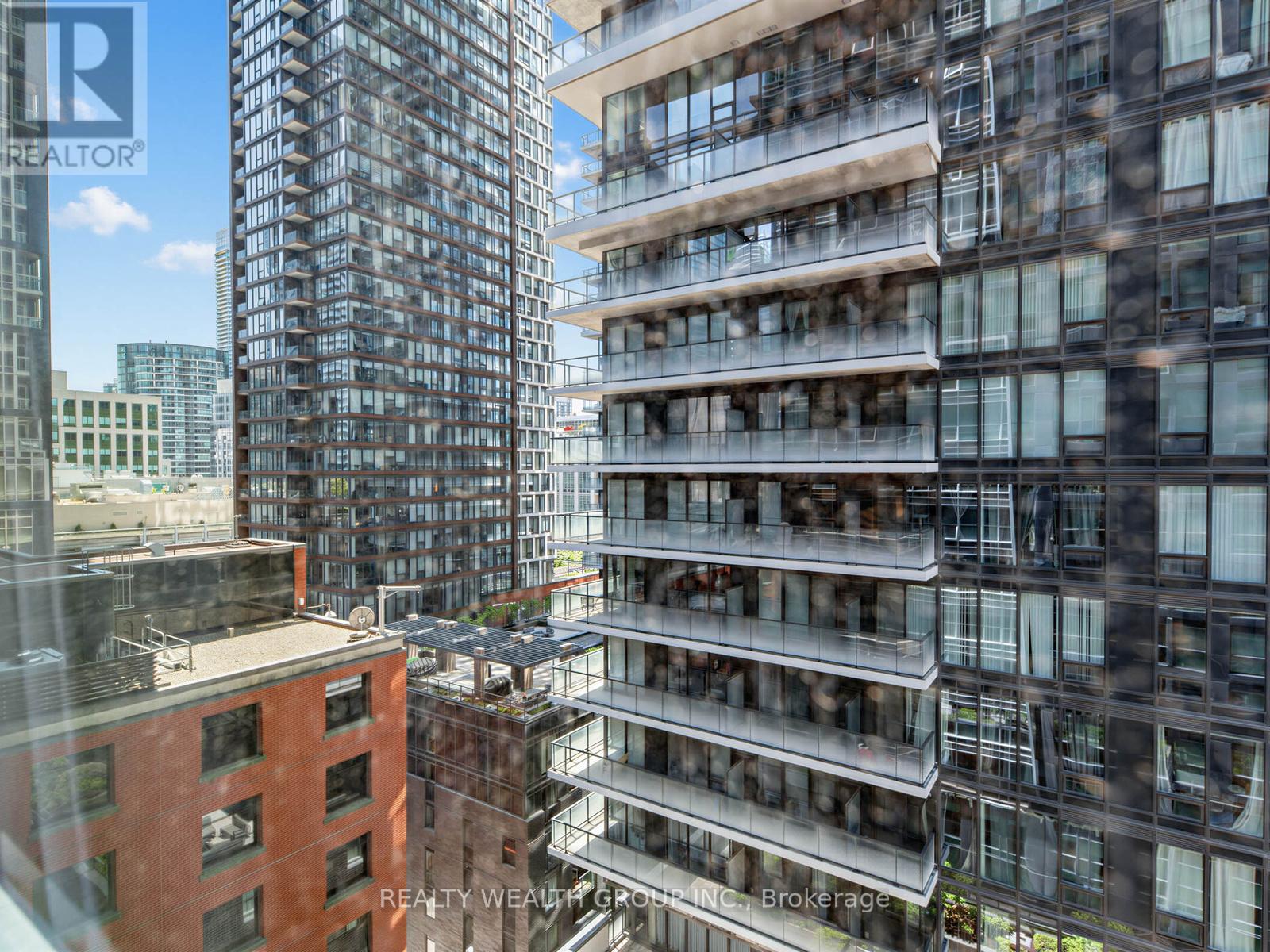 1305 - 327 King Street W, Toronto, Ontario  M5V 0W7 - Photo 10 - C13228248