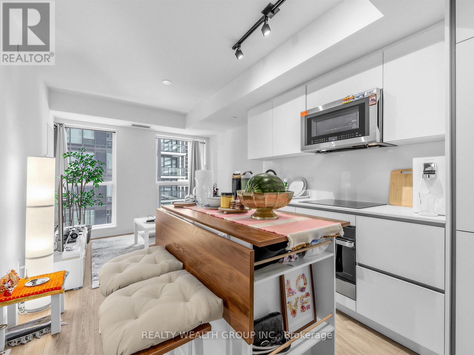 1305 - 327 King Street W, Toronto, Ontario  M5V 0W7 - Photo 5 - C13228248