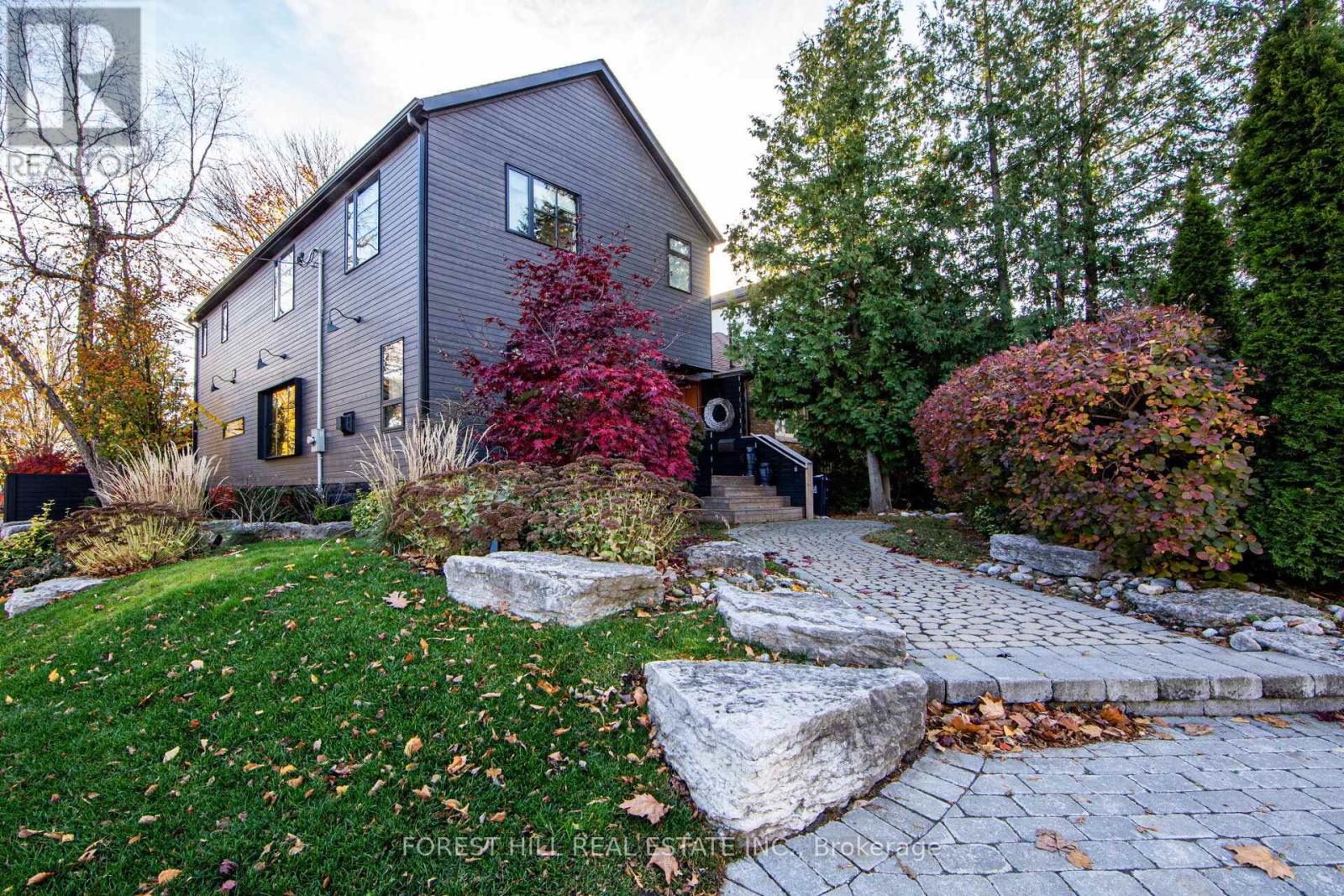 257 MANOR ROAD E, Toronto, Ontario