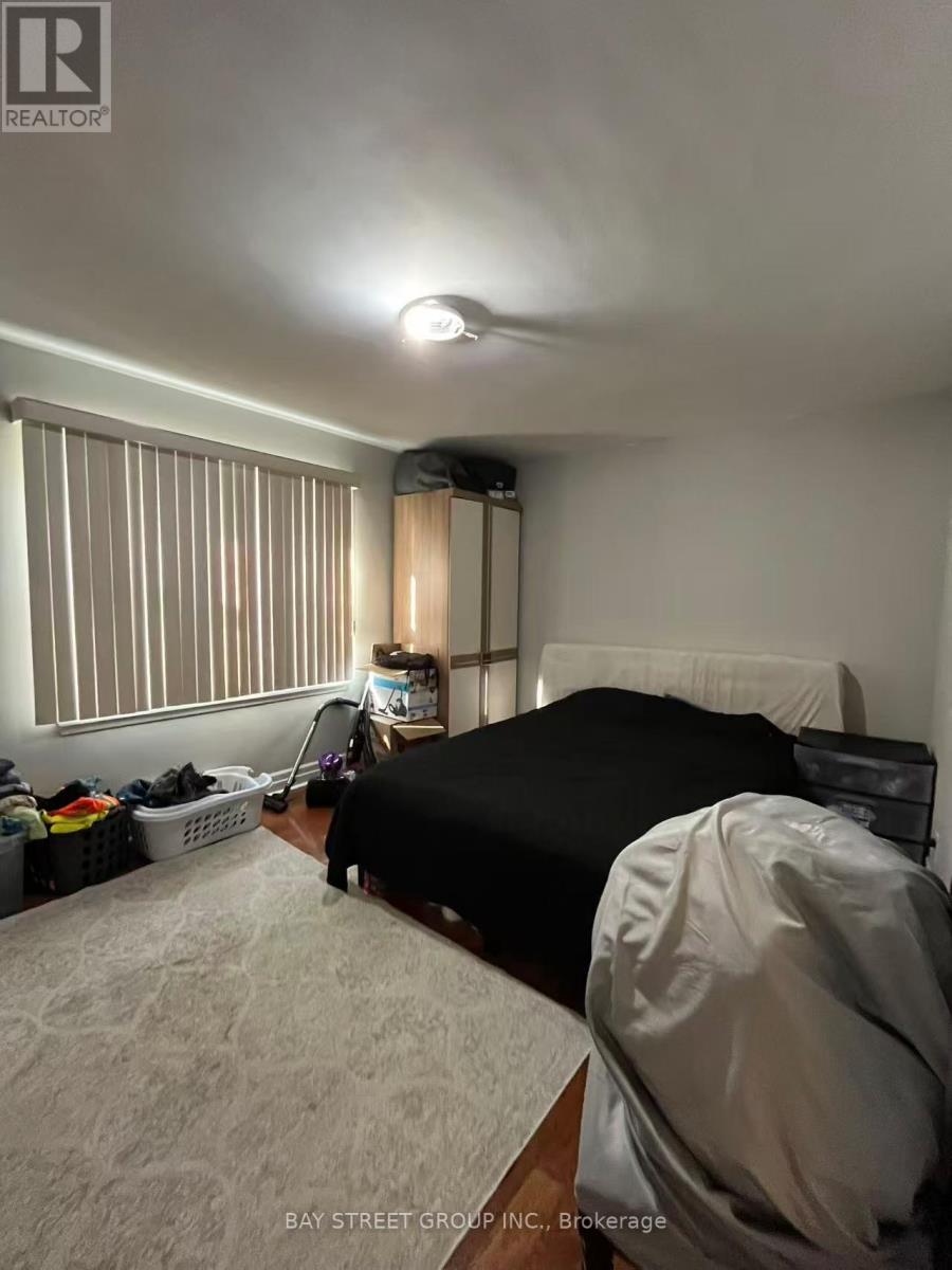 31 Kenton Drive, Toronto, Ontario  M2R 2H6 - Photo 12 - C13228342