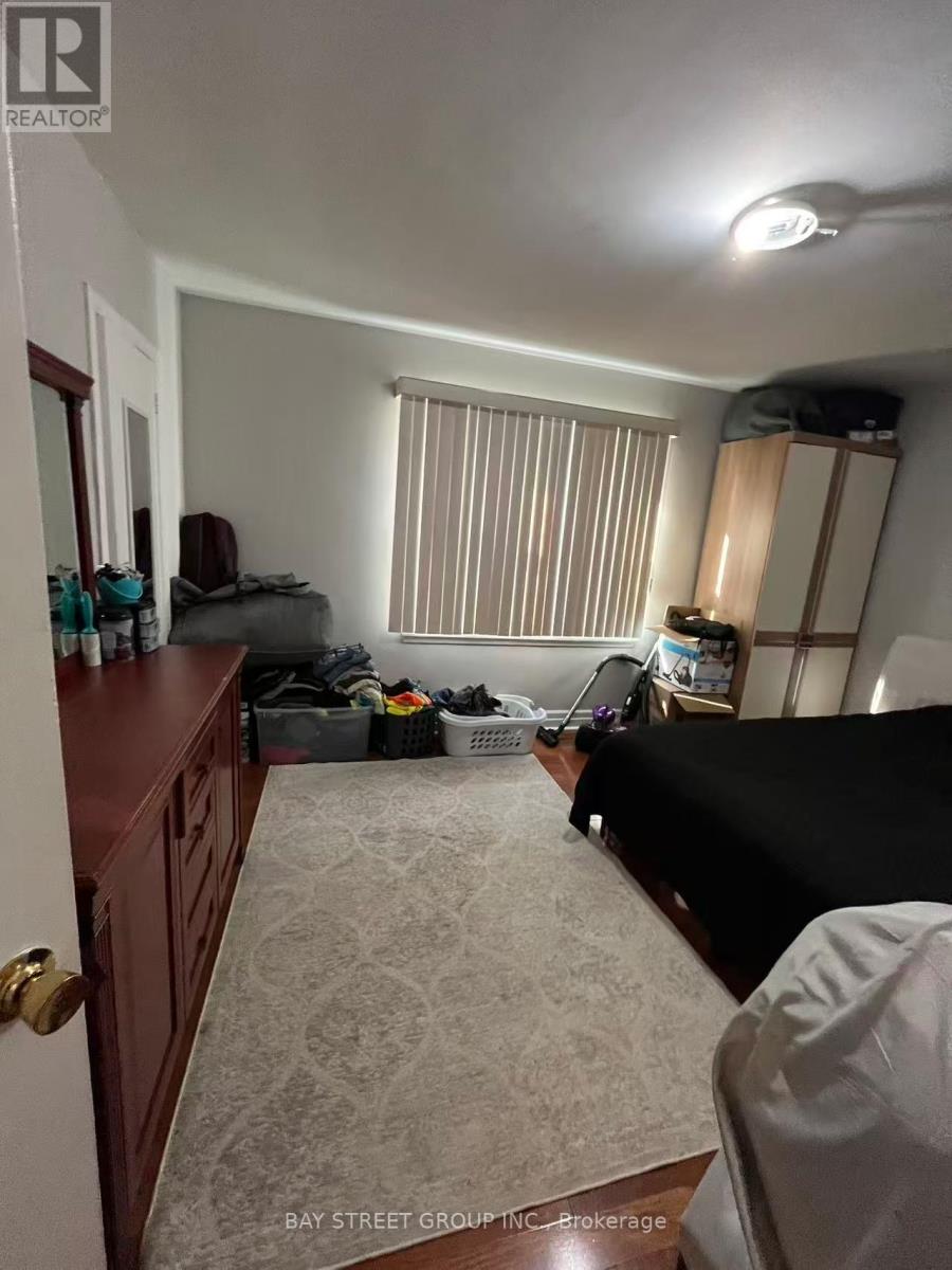 31 Kenton Drive, Toronto, Ontario  M2R 2H6 - Photo 13 - C13228342