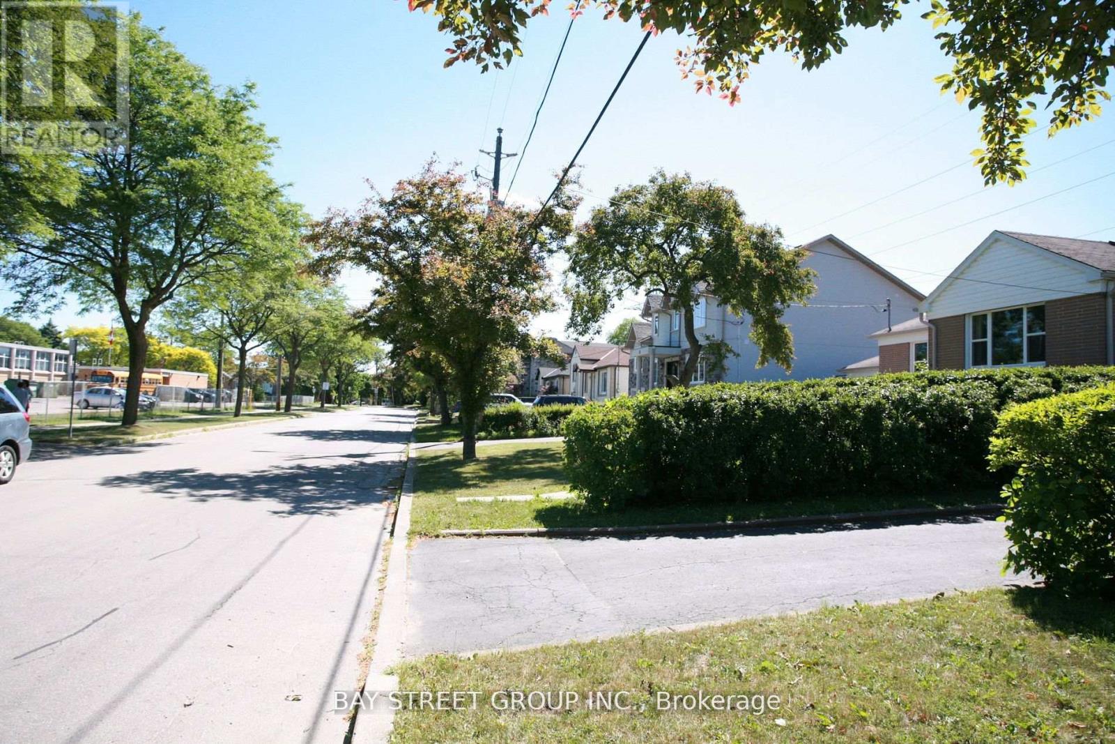 31 Kenton Drive, Toronto, Ontario  M2R 2H6 - Photo 6 - C13228342