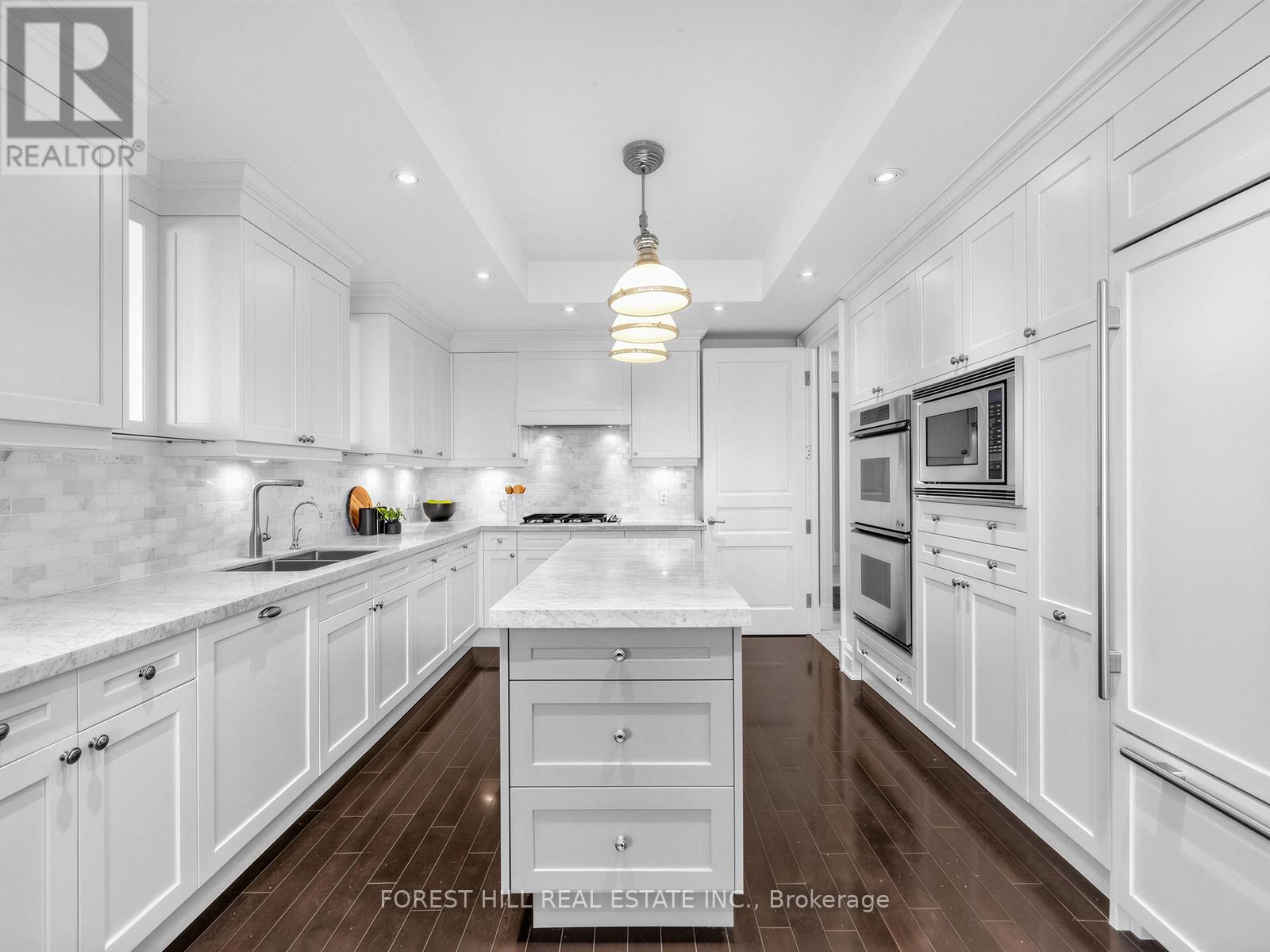 1204 - 155 St Clair Avenue W, Toronto, Ontario  M4V 0A1 - Photo 15 - C13228346