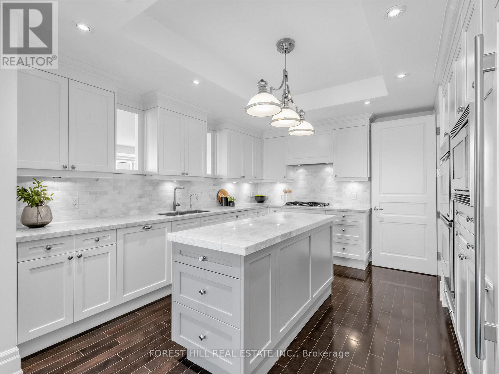 1204 - 155 St Clair Avenue W, Toronto, Ontario  M4V 0A1 - Photo 16 - C13228346