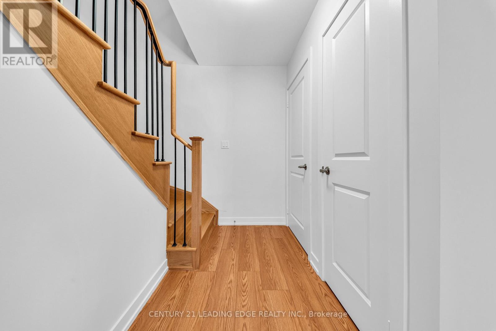 25 Pluto Way, Whitby, Ontario  L1M 0G2 - Photo 7 - E13228120