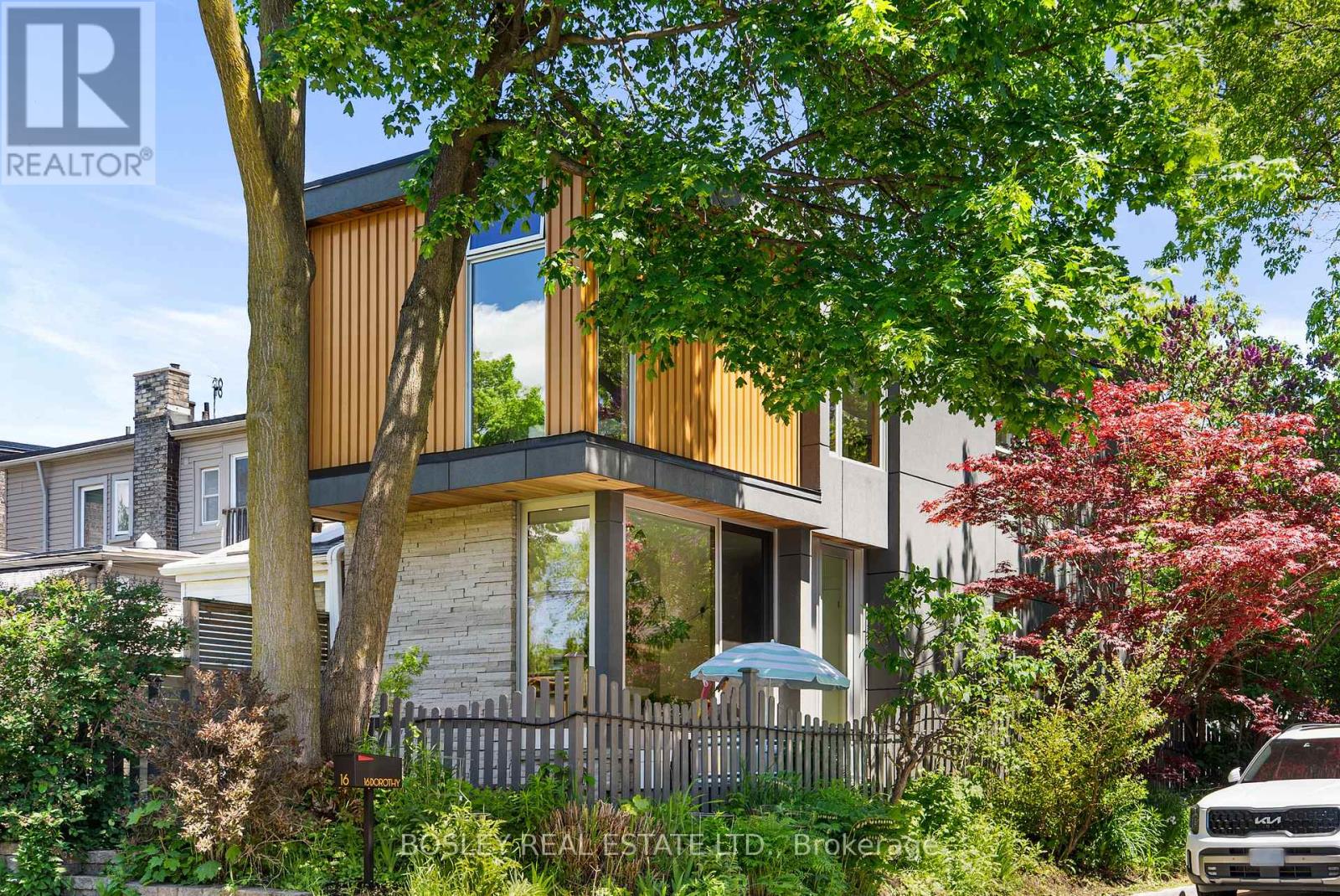 16 DOROTHY STREET, Toronto, Ontario