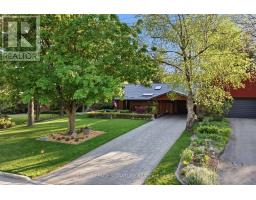 52 MORNA AVENUE, Toronto, Ontario