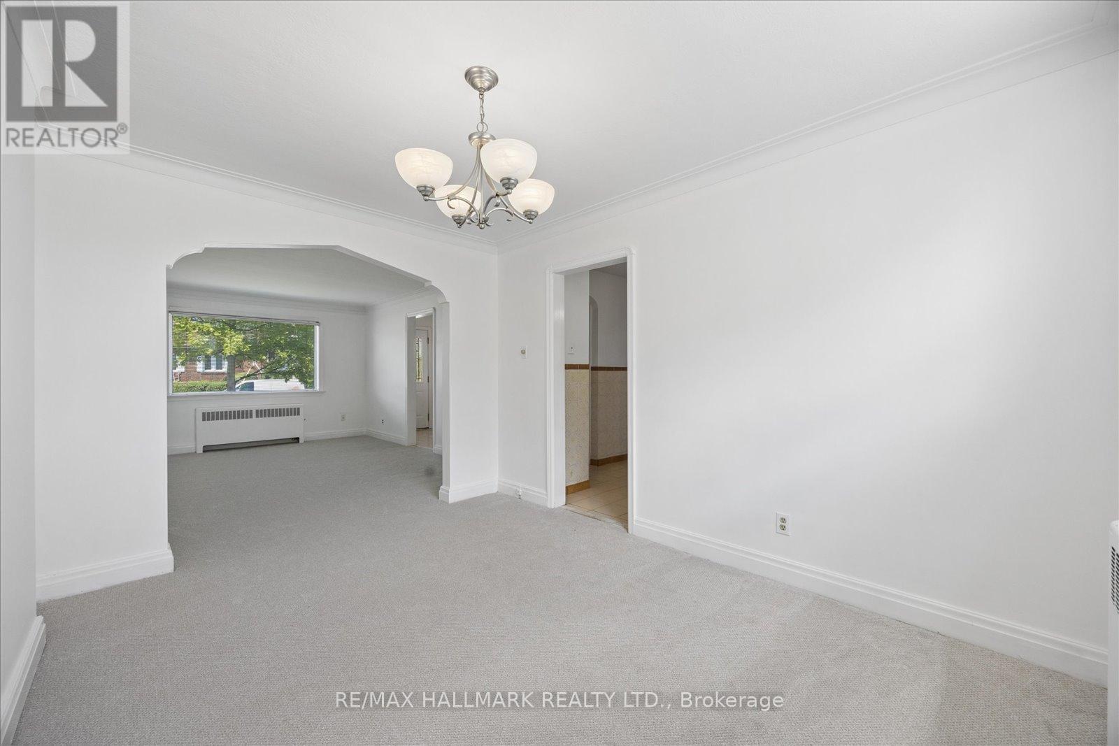 483 Cosburn Avenue, Toronto, Ontario  M4J 2N6 - Photo 12 - E13228194