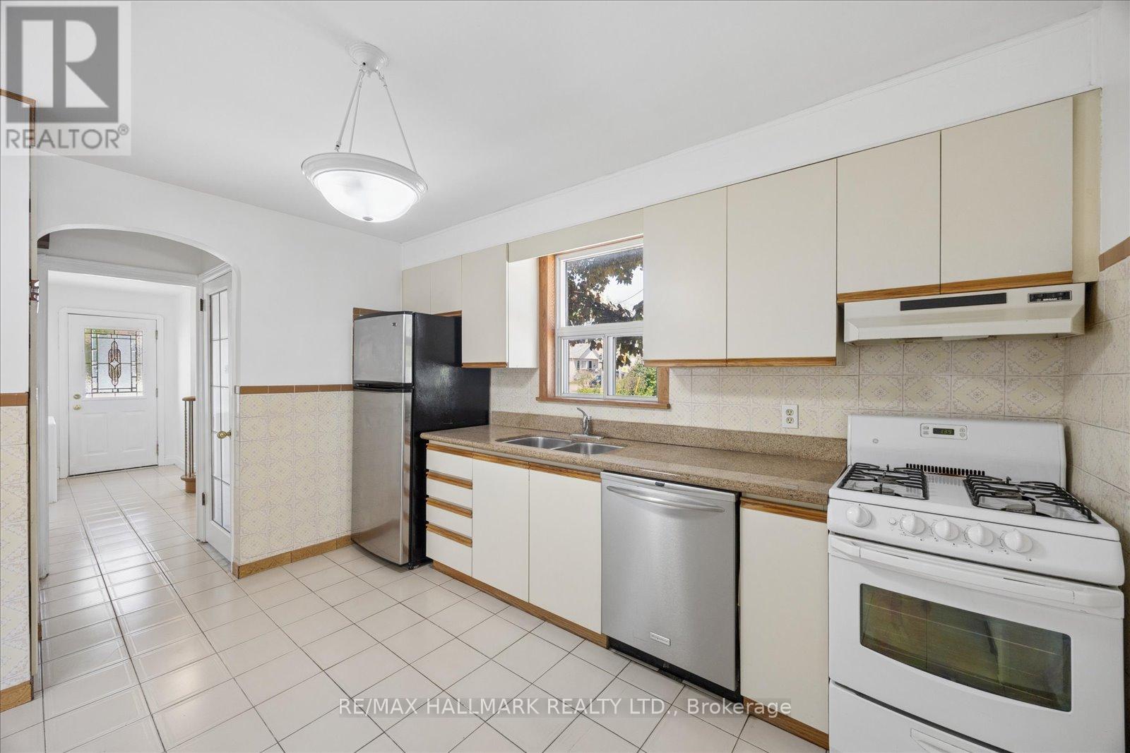 483 Cosburn Avenue, Toronto, Ontario  M4J 2N6 - Photo 15 - E13228194