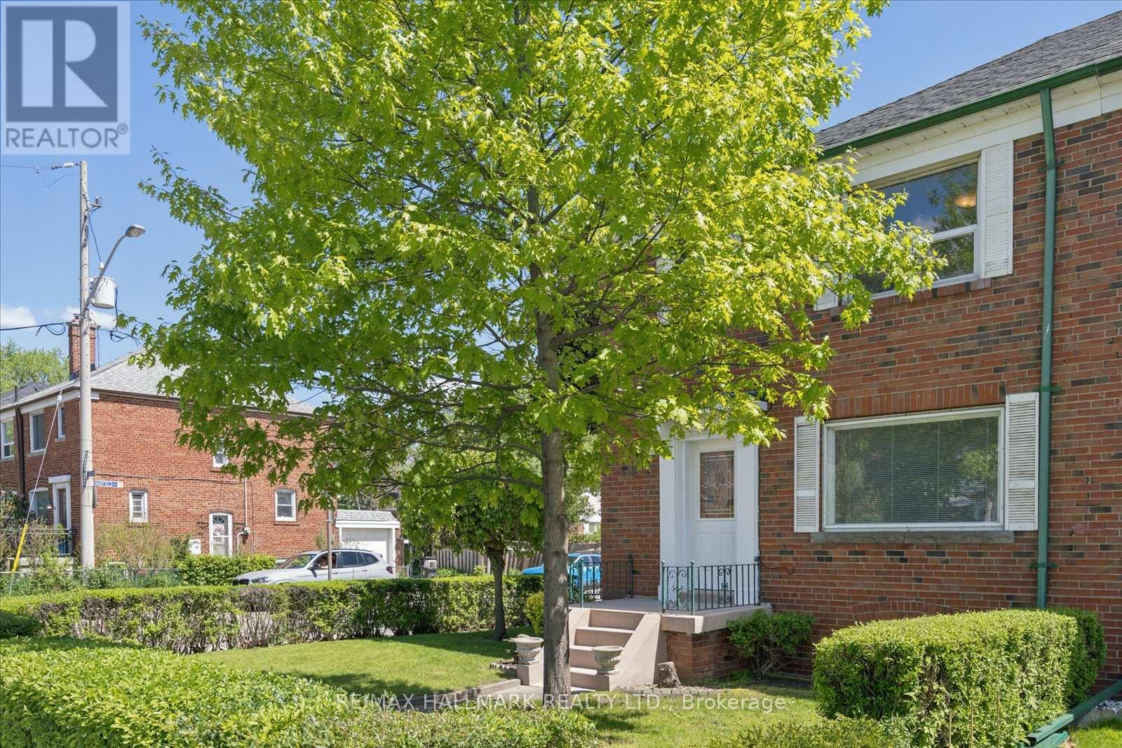 483 Cosburn Avenue, Toronto, Ontario  M4J 2N6 - Photo 2 - E13228194