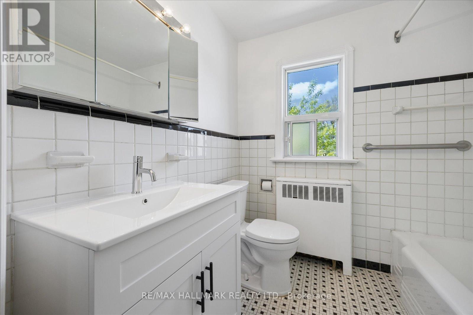 483 Cosburn Avenue, Toronto, Ontario  M4J 2N6 - Photo 24 - E13228194
