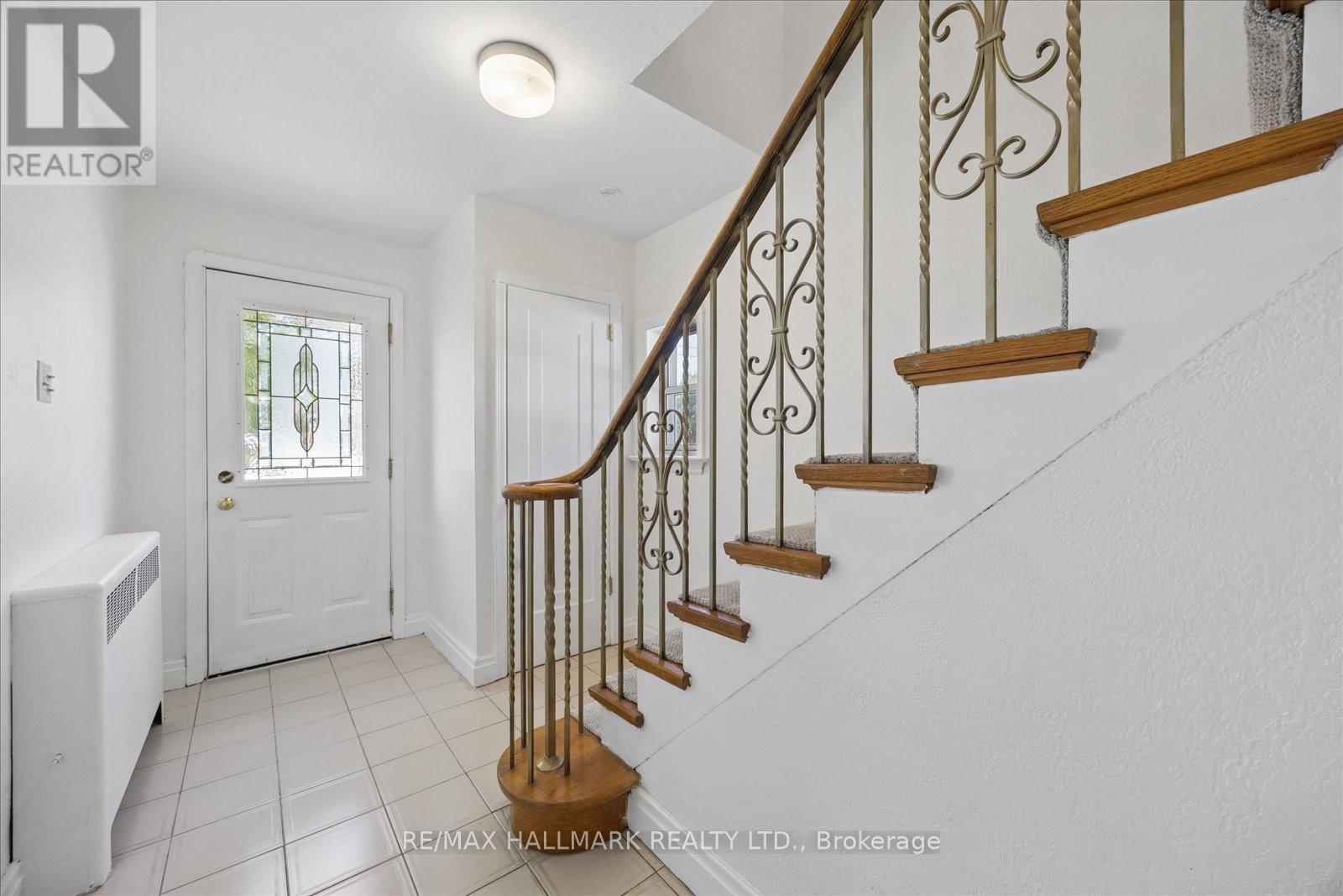 483 Cosburn Avenue, Toronto, Ontario  M4J 2N6 - Photo 4 - E13228194