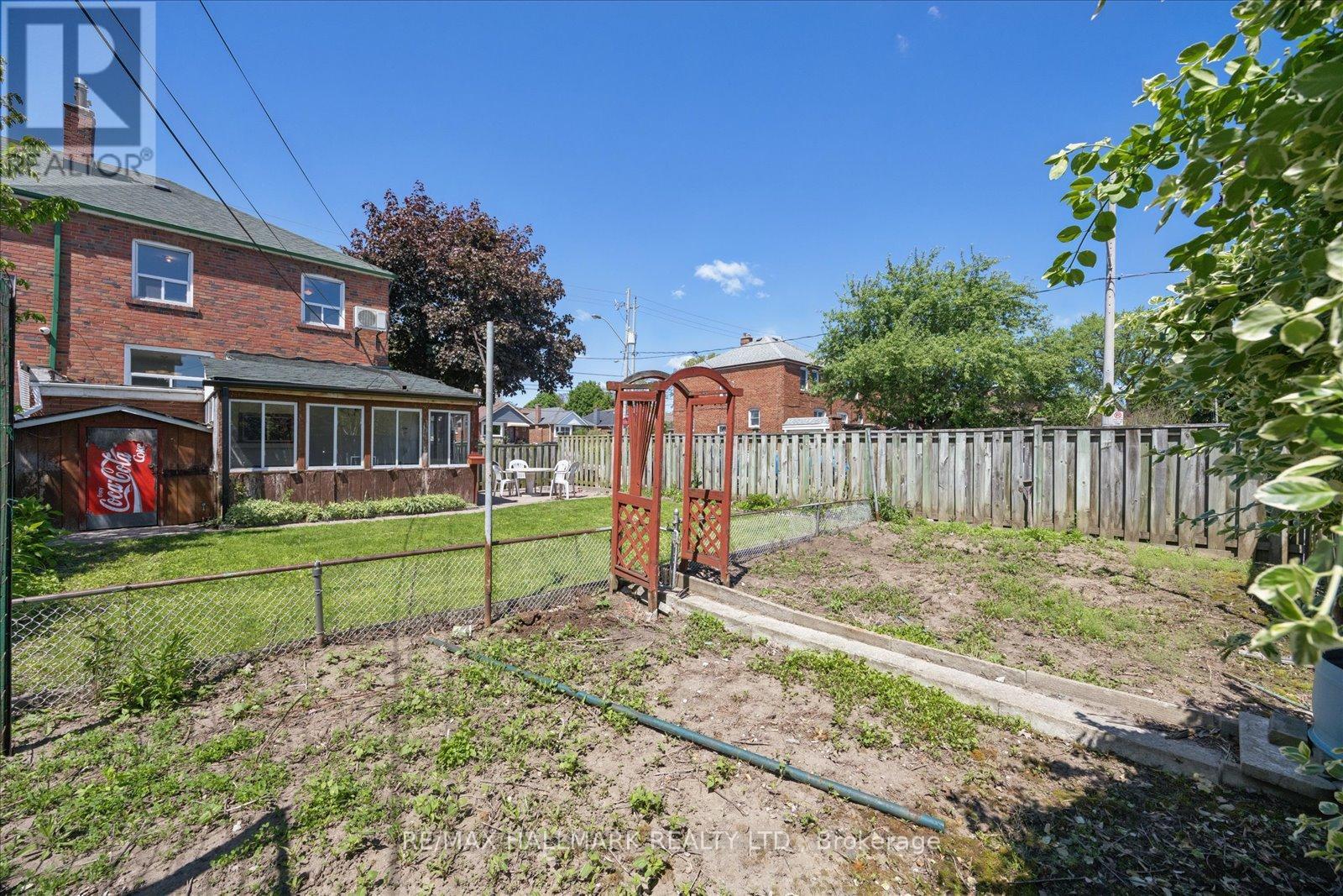 483 Cosburn Avenue, Toronto, Ontario  M4J 2N6 - Photo 44 - E13228194