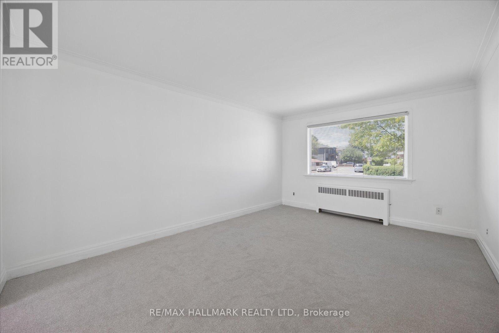 483 Cosburn Avenue, Toronto, Ontario  M4J 2N6 - Photo 7 - E13228194
