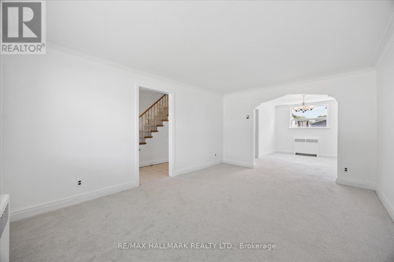 483 Cosburn Avenue, Toronto, Ontario  M4J 2N6 - Photo 9 - E13228194