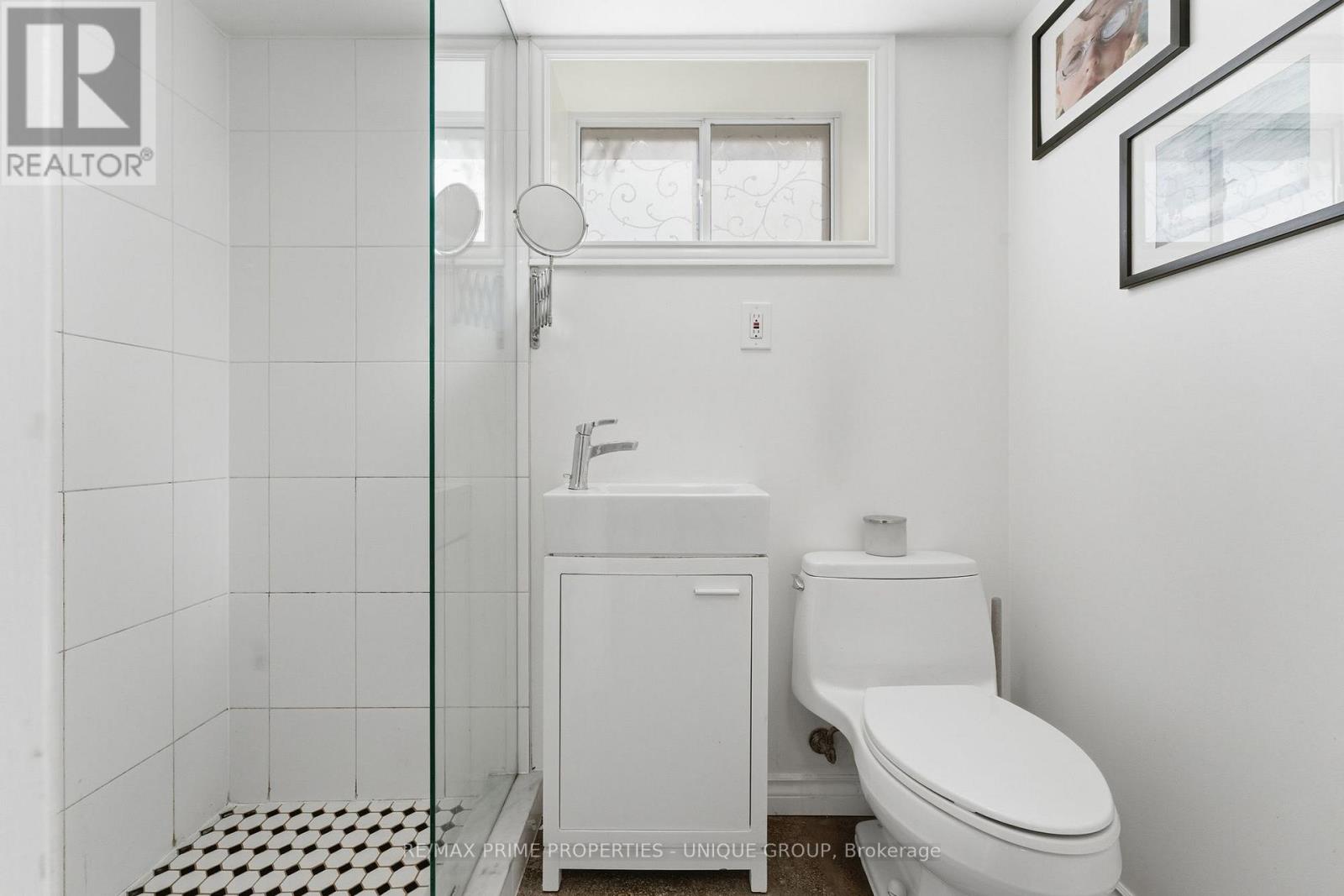 78 Glen Davis Crescent, Toronto, Ontario  M4E 1X5 - Photo 27 - E13228234