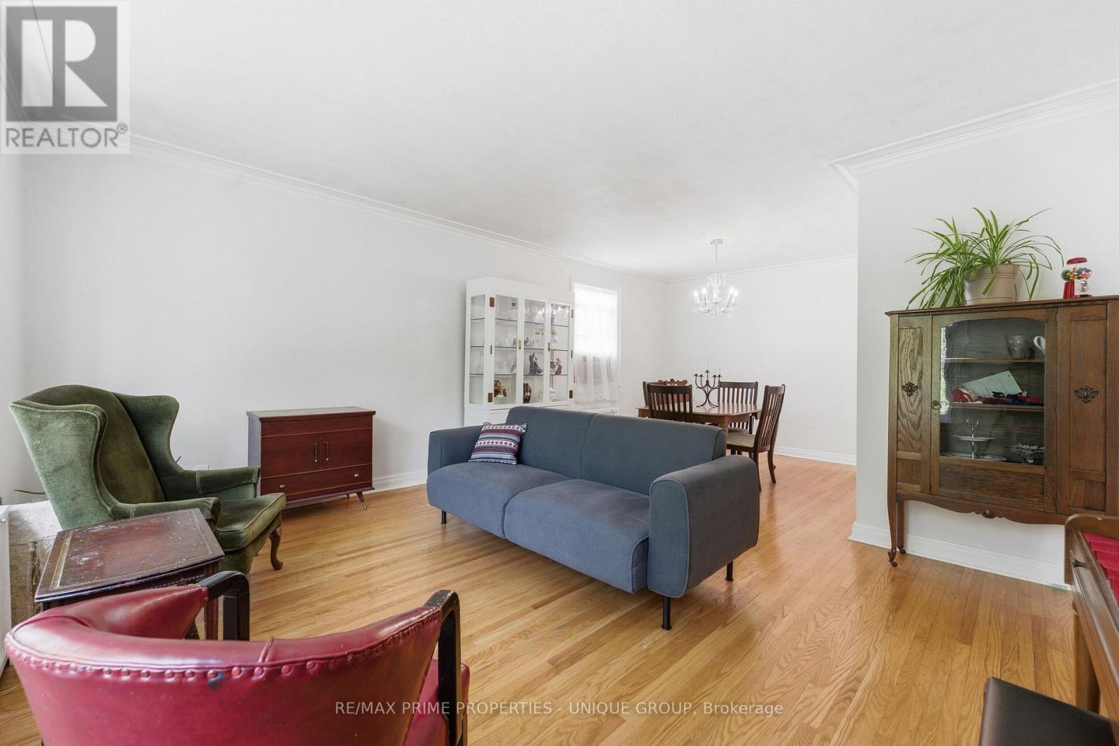 78 Glen Davis Crescent, Toronto, Ontario  M4E 1X5 - Photo 4 - E13228234