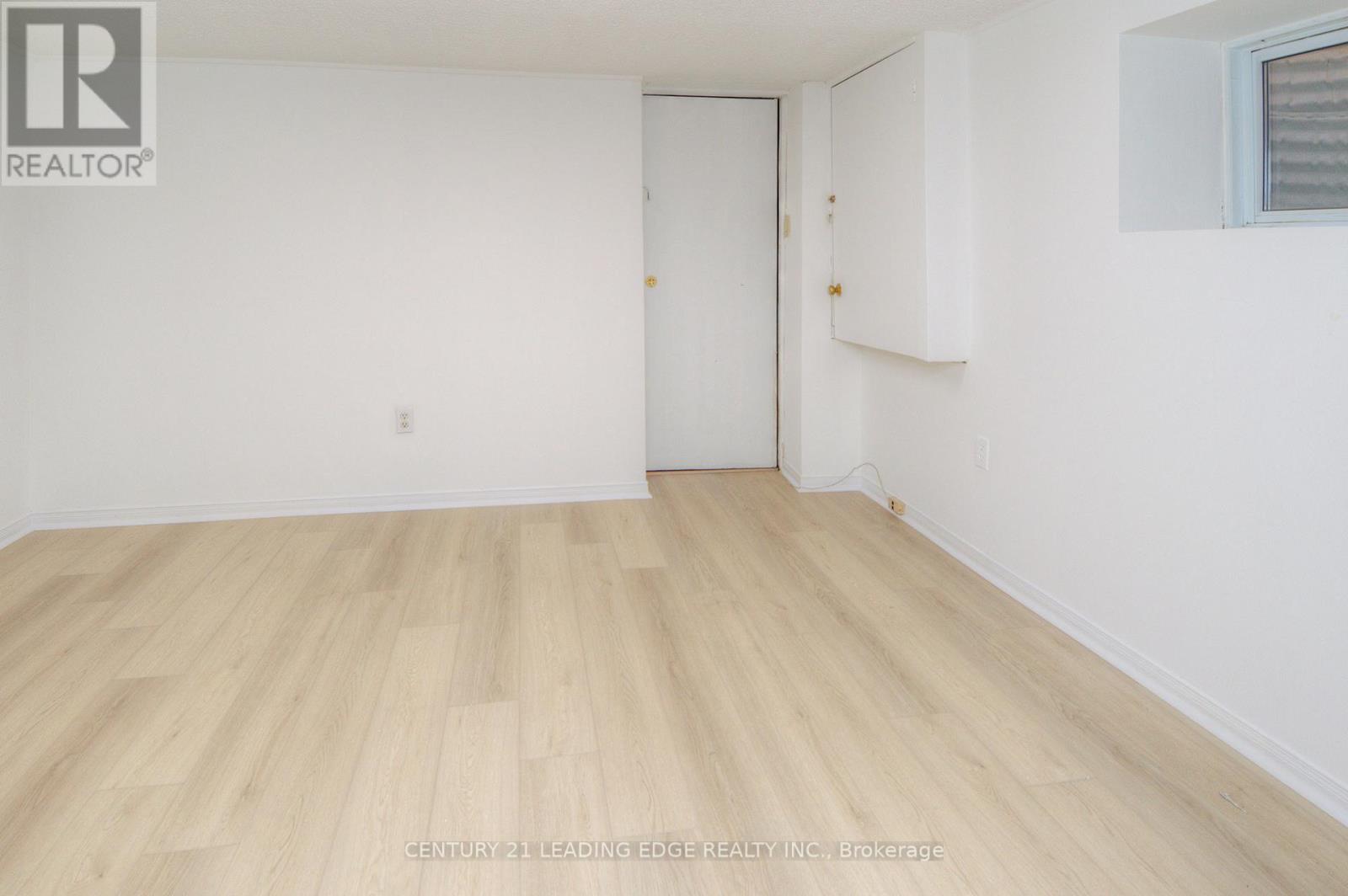 9 Wallington Avenue, Toronto, Ontario  M4C 2M7 - Photo 14 - E13228404