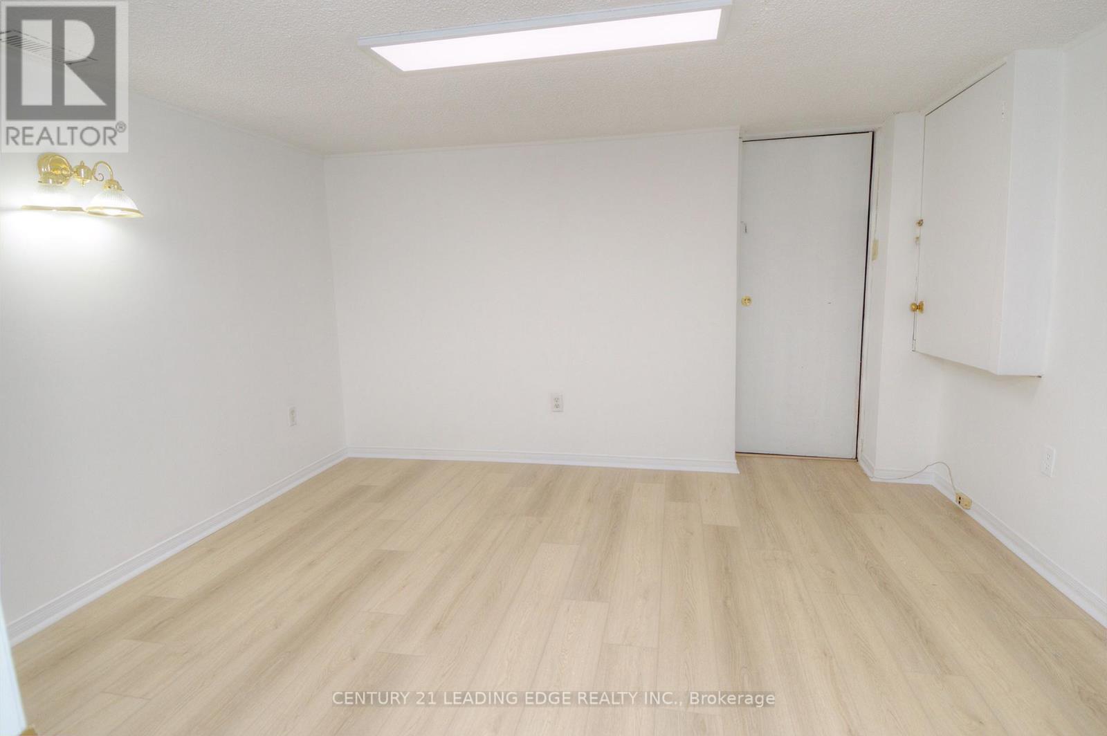 9 Wallington Avenue, Toronto, Ontario  M4C 2M7 - Photo 16 - E13228404