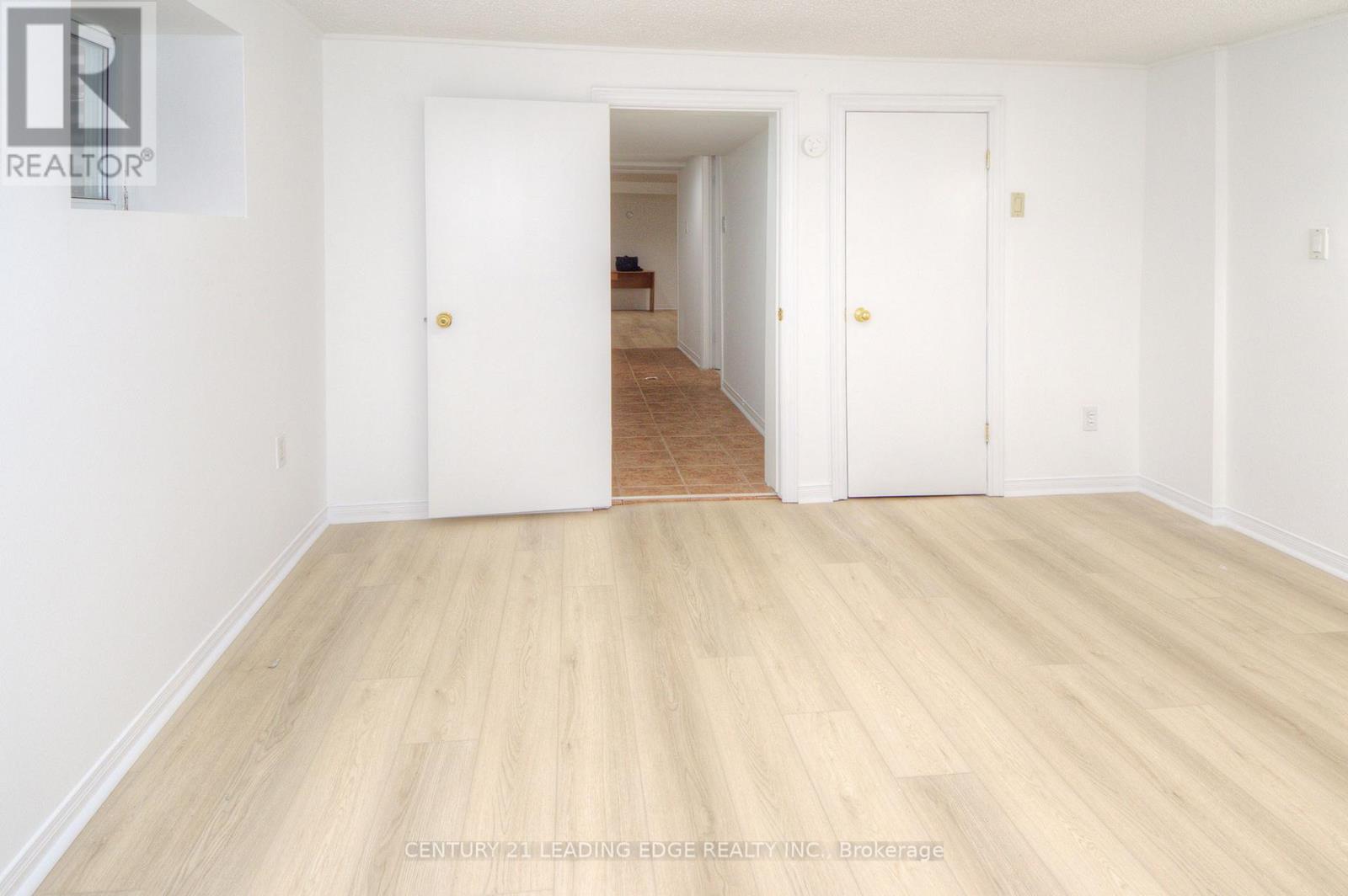9 Wallington Avenue, Toronto, Ontario  M4C 2M7 - Photo 18 - E13228404