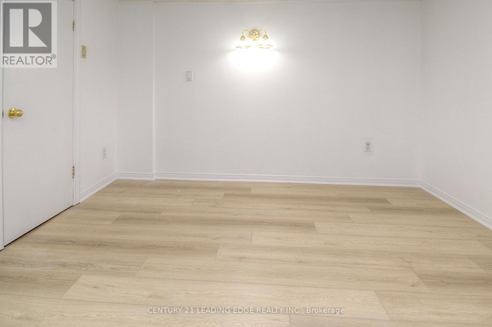 9 Wallington Avenue, Toronto, Ontario  M4C 2M7 - Photo 19 - E13228404