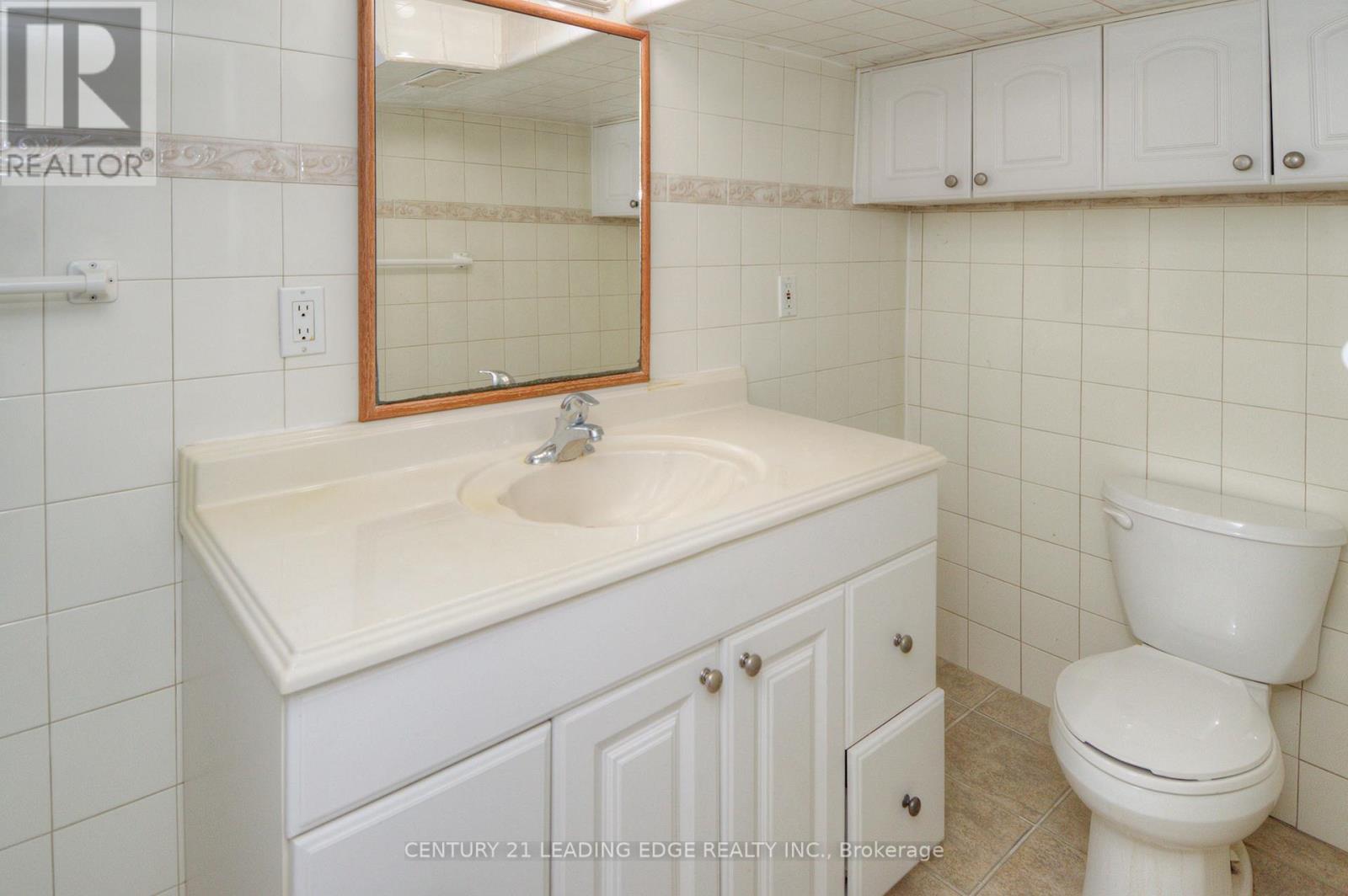 9 Wallington Avenue, Toronto, Ontario  M4C 2M7 - Photo 23 - E13228404