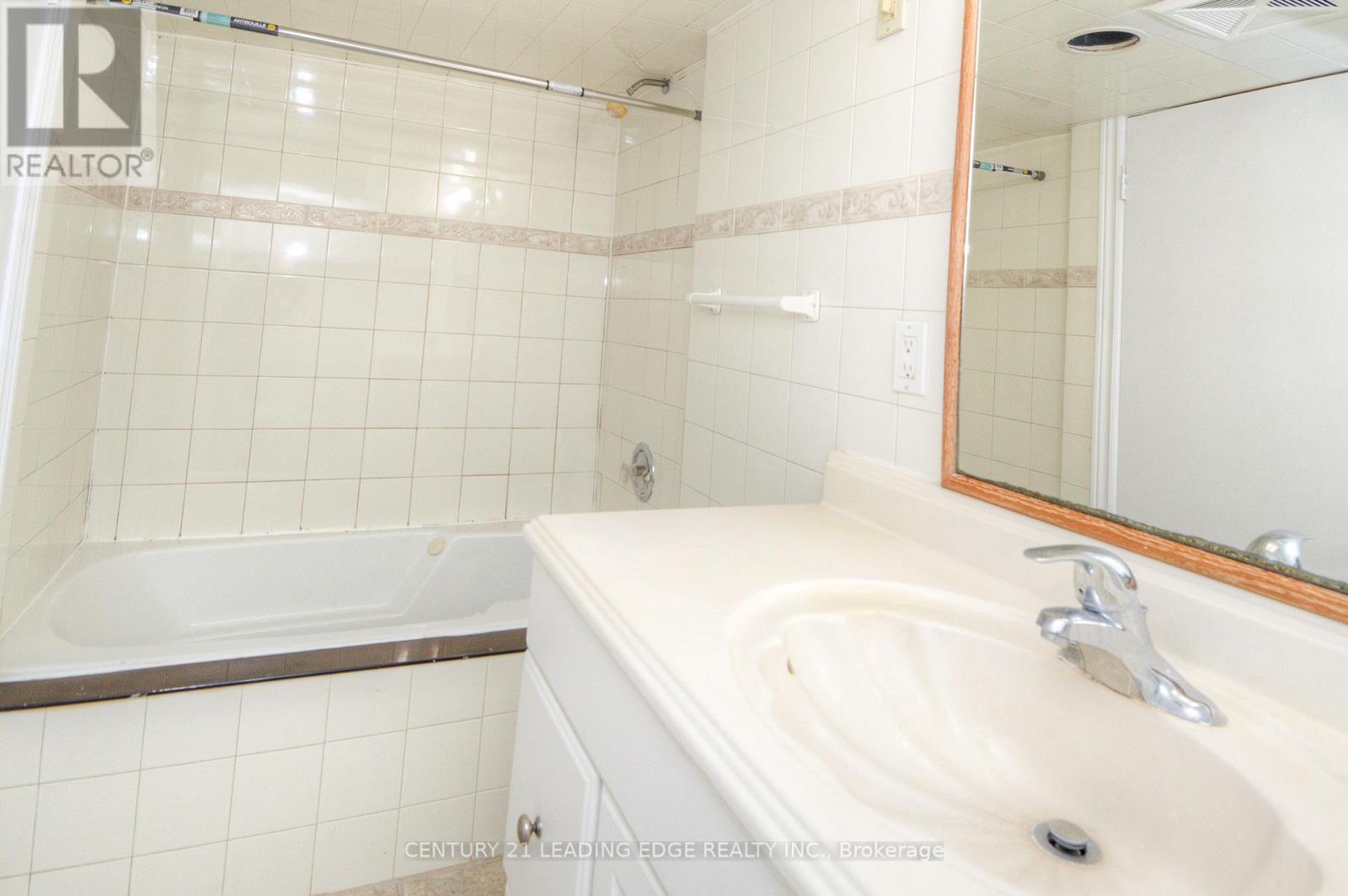 9 Wallington Avenue, Toronto, Ontario  M4C 2M7 - Photo 26 - E13228404