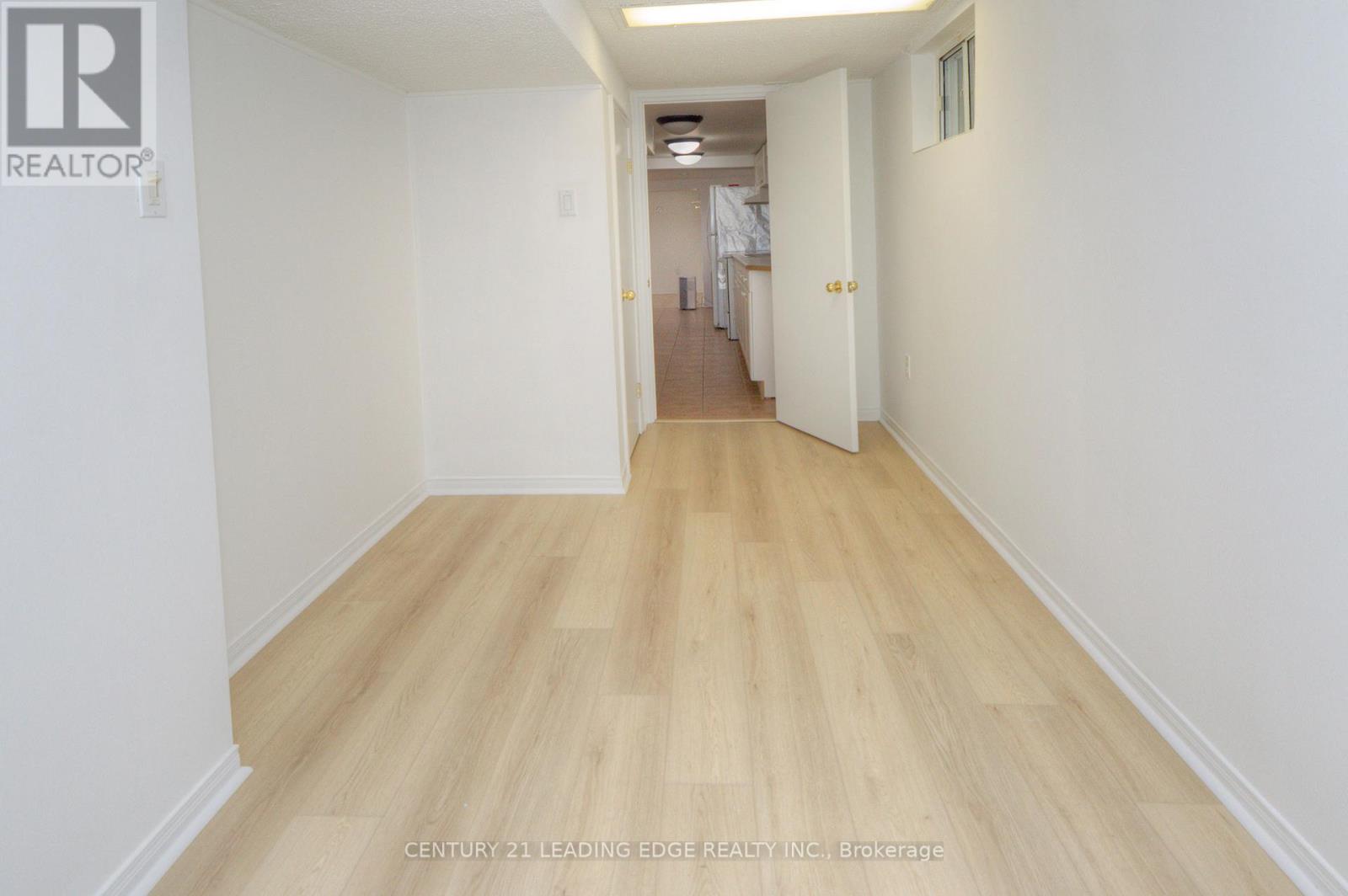 9 Wallington Avenue, Toronto, Ontario  M4C 2M7 - Photo 29 - E13228404
