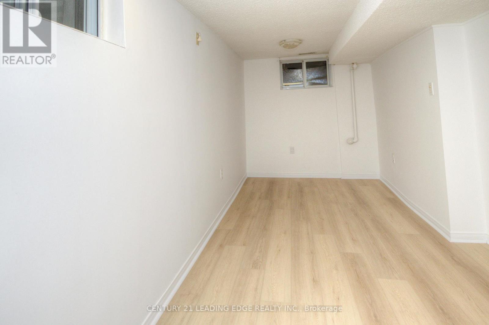 9 Wallington Avenue, Toronto, Ontario  M4C 2M7 - Photo 31 - E13228404