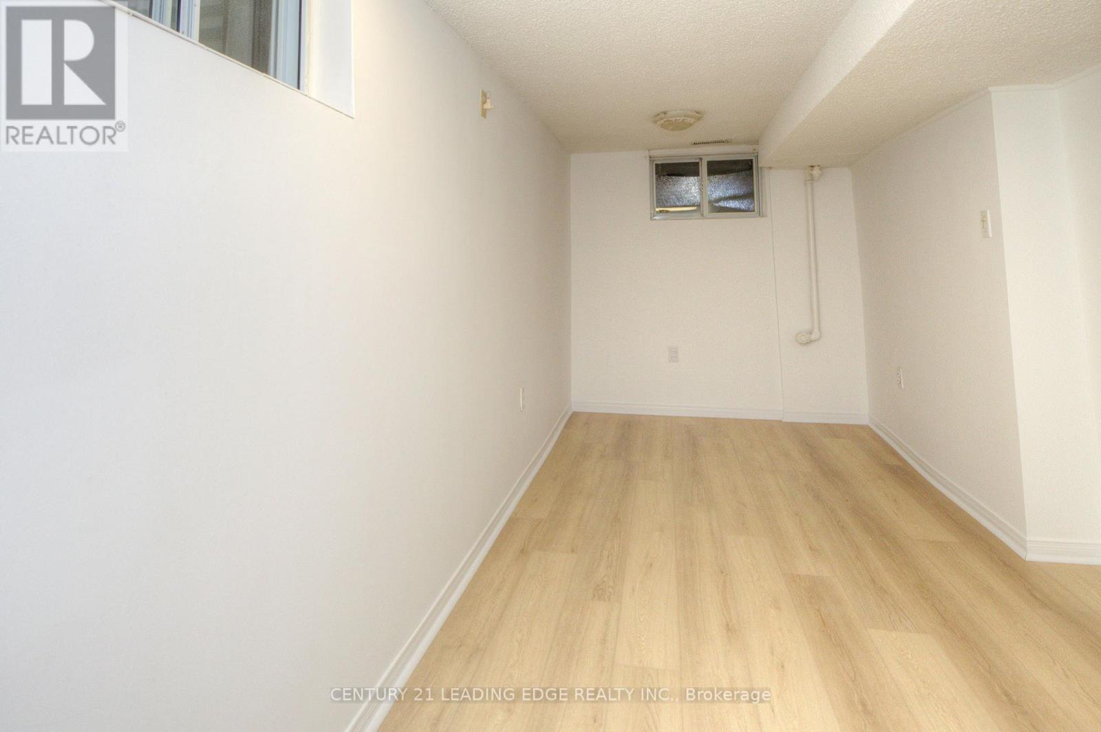 9 Wallington Avenue, Toronto, Ontario  M4C 2M7 - Photo 32 - E13228404