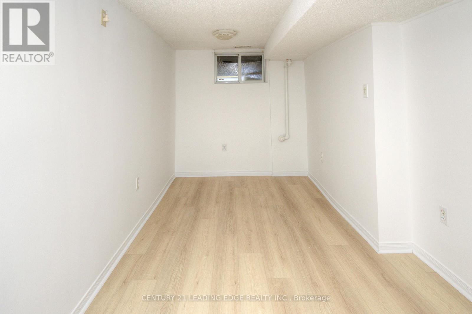 9 Wallington Avenue, Toronto, Ontario  M4C 2M7 - Photo 33 - E13228404