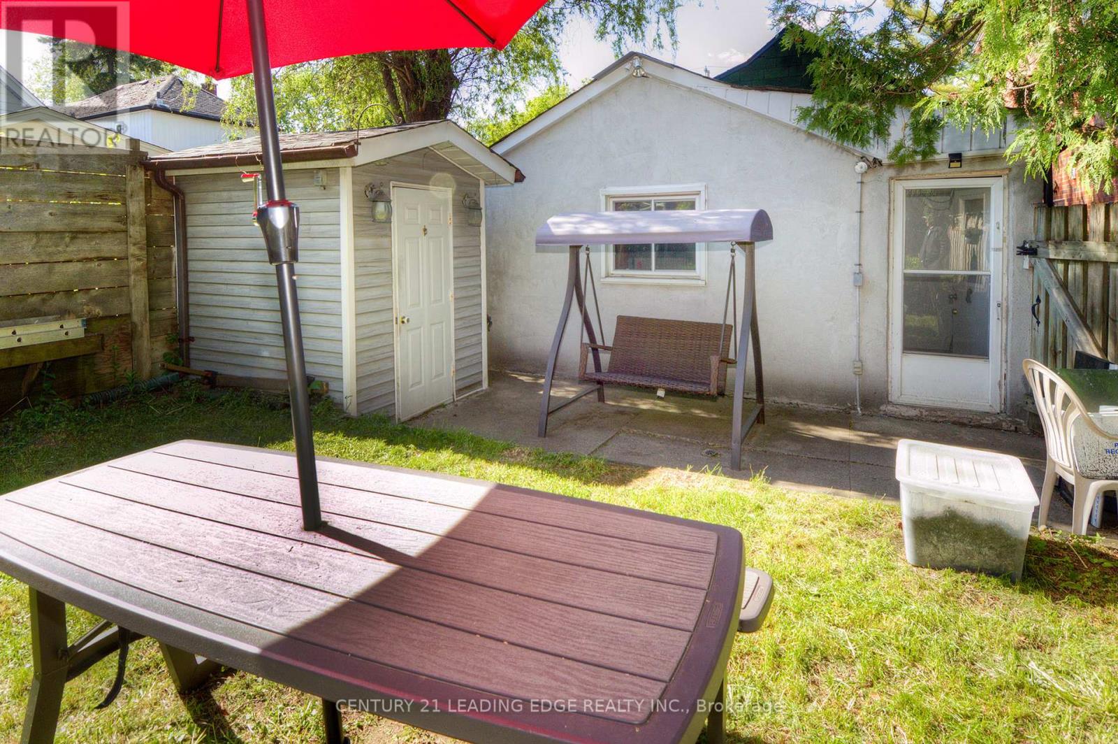 9 Wallington Avenue, Toronto, Ontario  M4C 2M7 - Photo 38 - E13228404