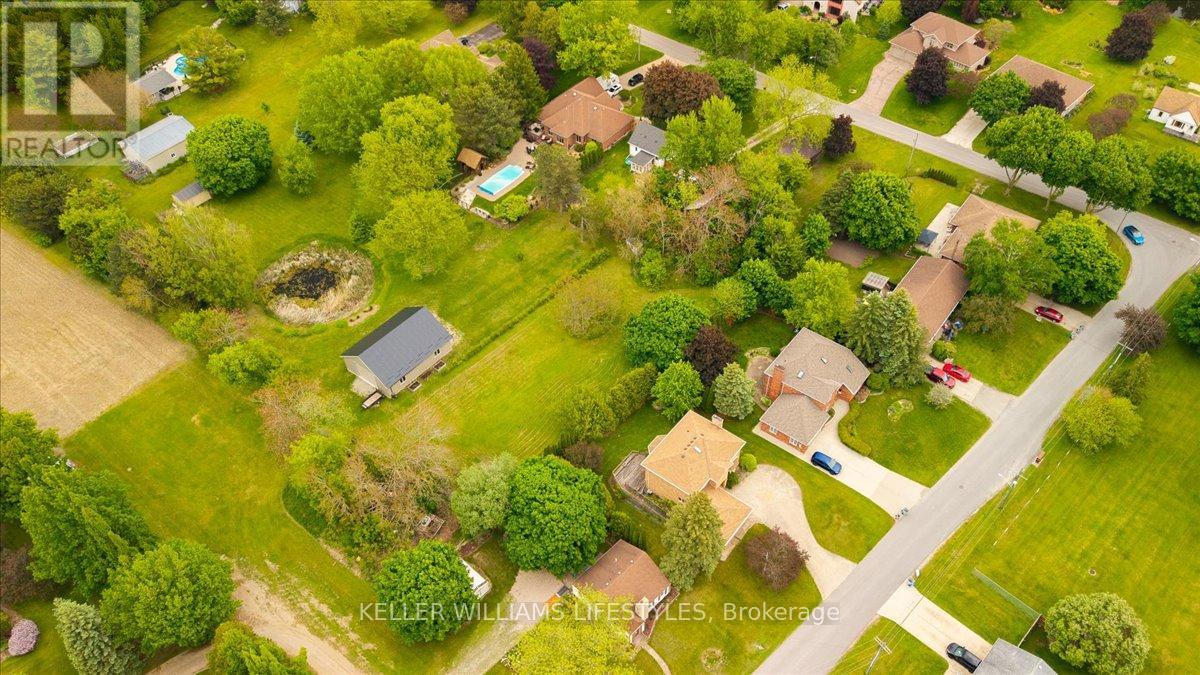 6 Beechwood Avenue, Lambton Shores, Ontario  N0N 1J0 - Photo 12 - X13228650