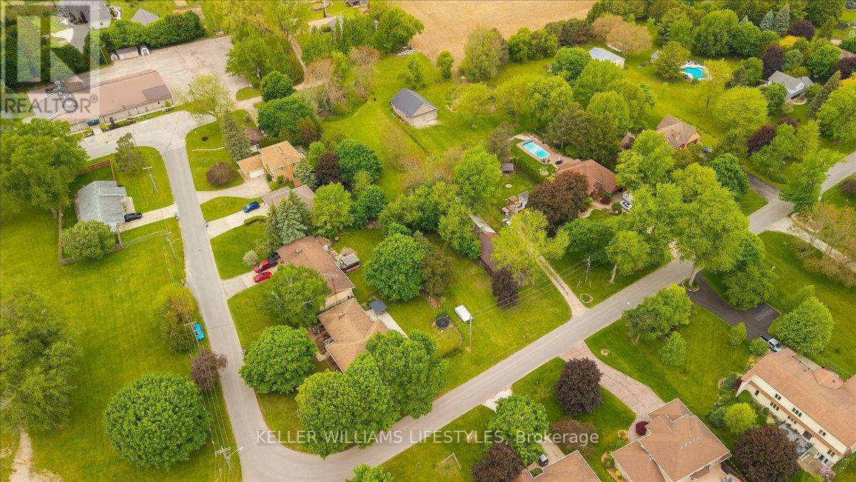 6 Beechwood Avenue, Lambton Shores, Ontario  N0N 1J0 - Photo 7 - X13228650