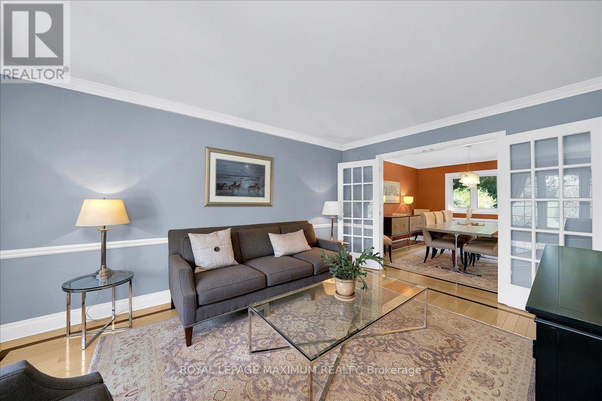 62 Montgomery Court, Markham, Ontario  L3R 0C1 - Photo 6 - N13228114