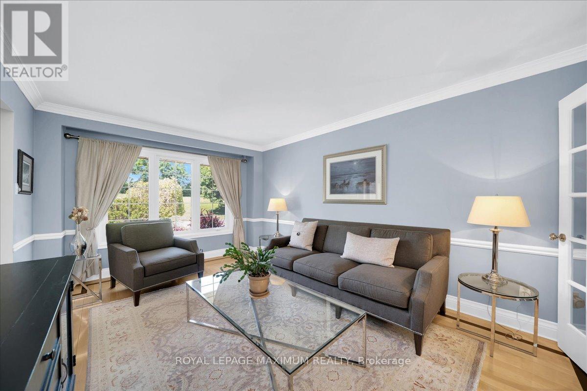 62 Montgomery Court, Markham, Ontario  L3R 0C1 - Photo 8 - N13228114