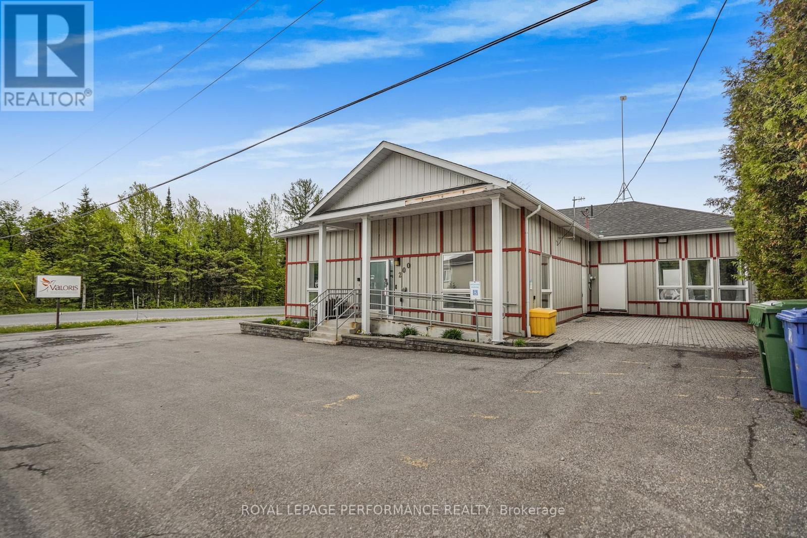 200 Du Comte Street, Alfred And Plantagenet, Ontario K0B 1L0 - Photo 2 - X13228676