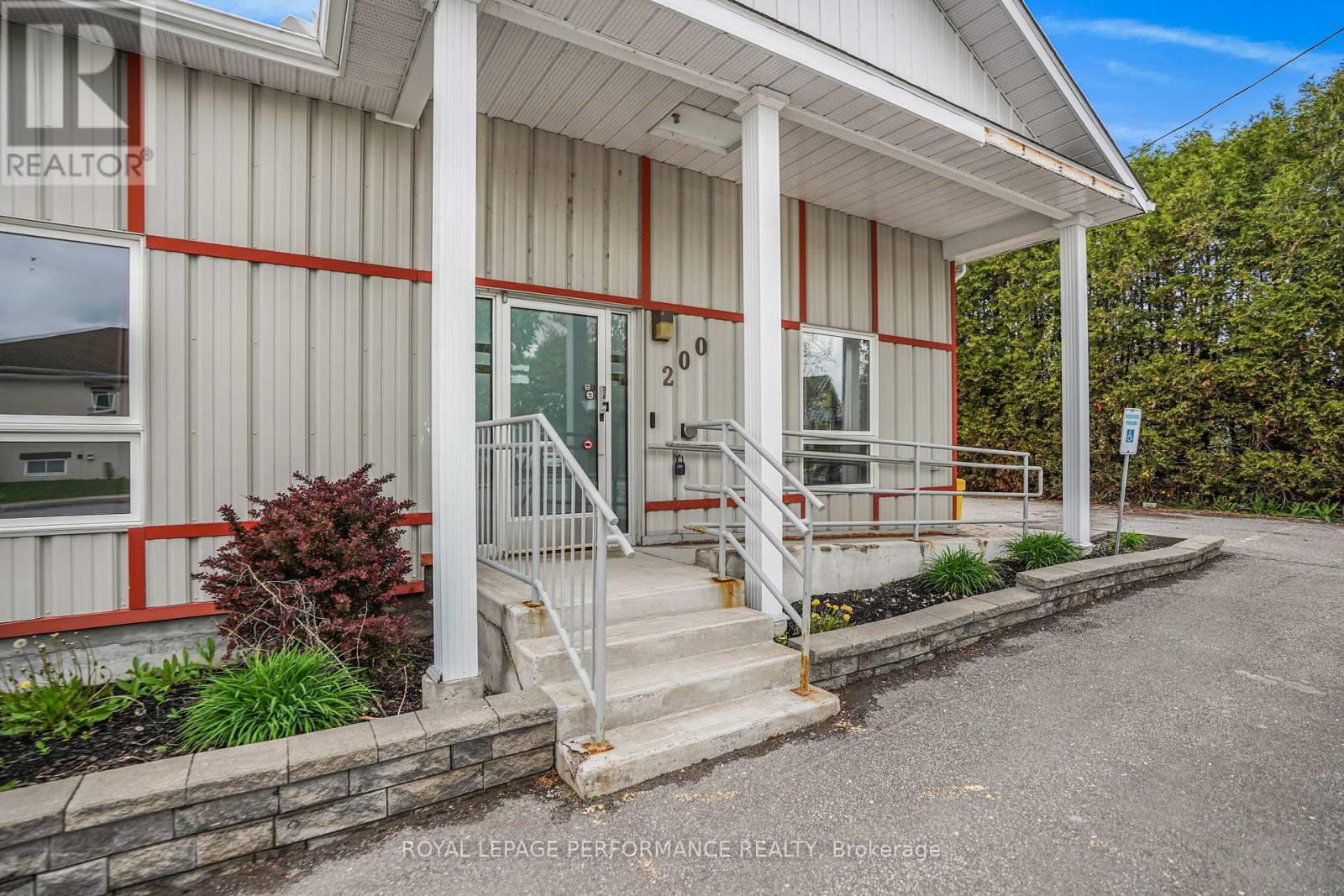 200 Du Comte Street, Alfred And Plantagenet, Ontario K0B 1L0 - Photo 5 - X13228676