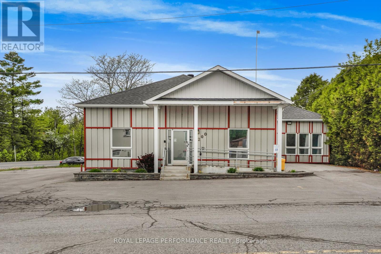 200 Du Comte Street, Alfred And Plantagenet, Ontario K0B 1L0 - Photo 3 - X13228678